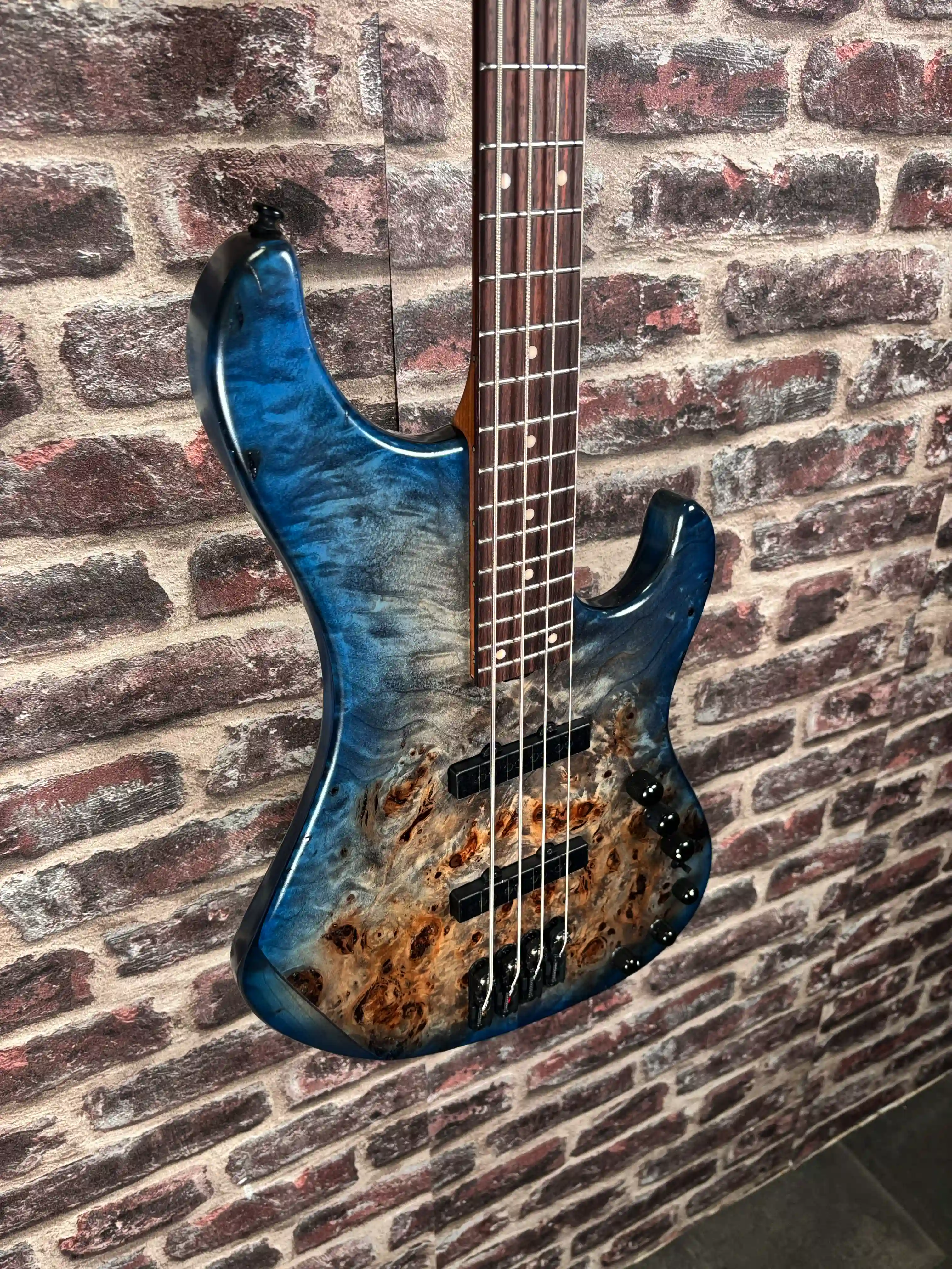 Ibanez Mode MDM1600‑CTL (Cosmic Blue Starburst)