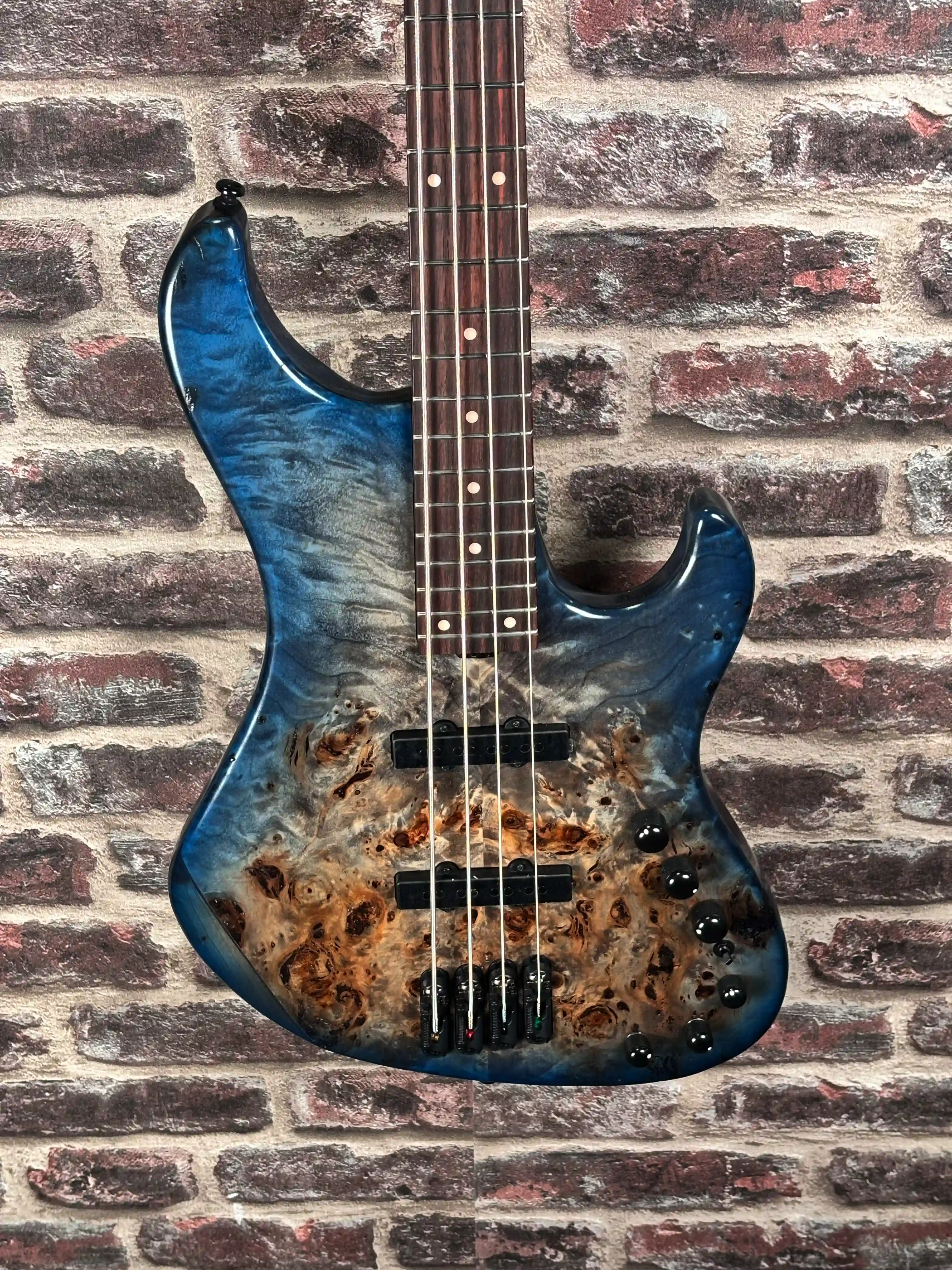 Ibanez Mode MDM1600‑CTL (Cosmic Blue Starburst)