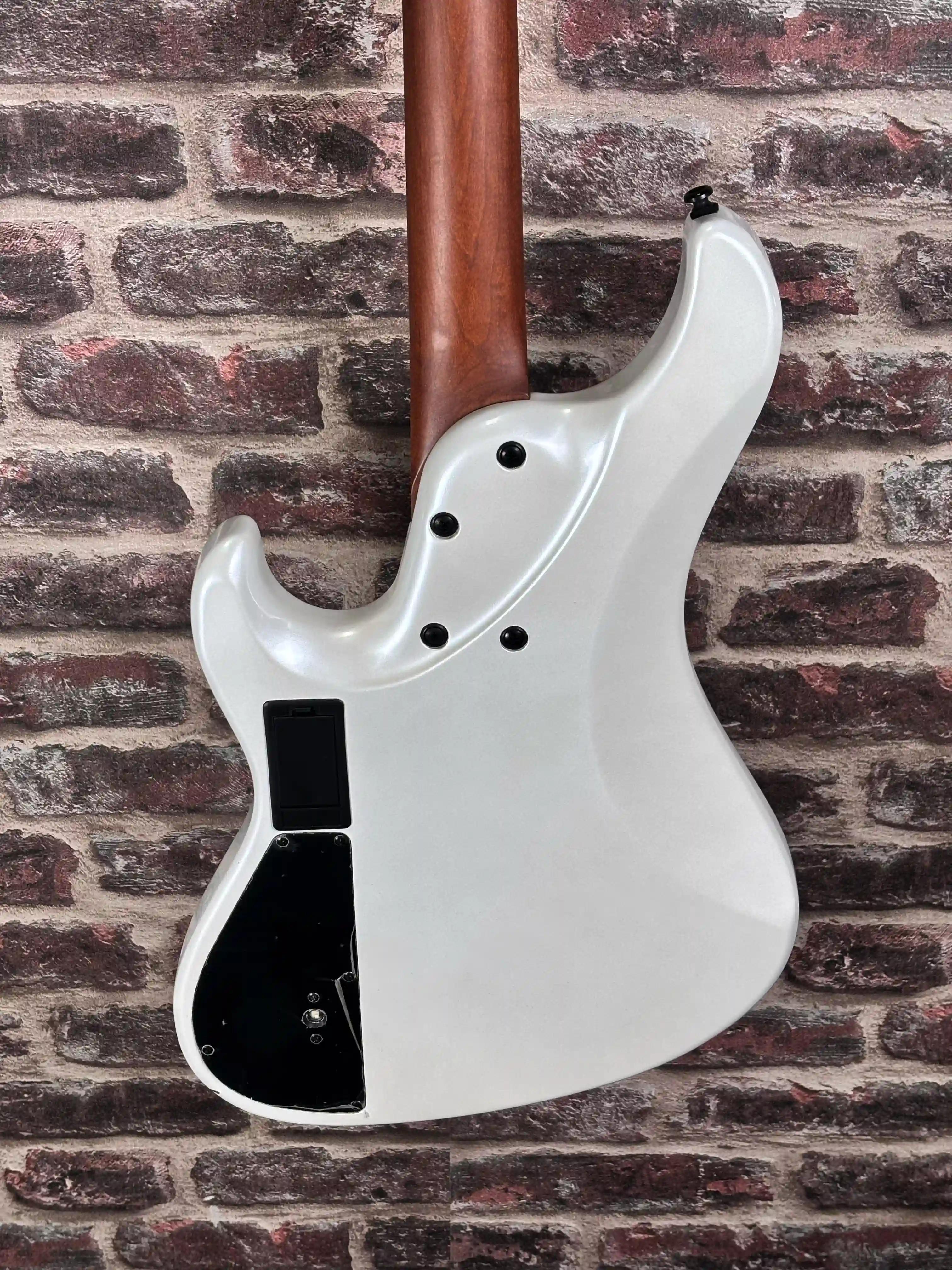 Ibanez Mode MDM1000PW (modèle Pearl White)