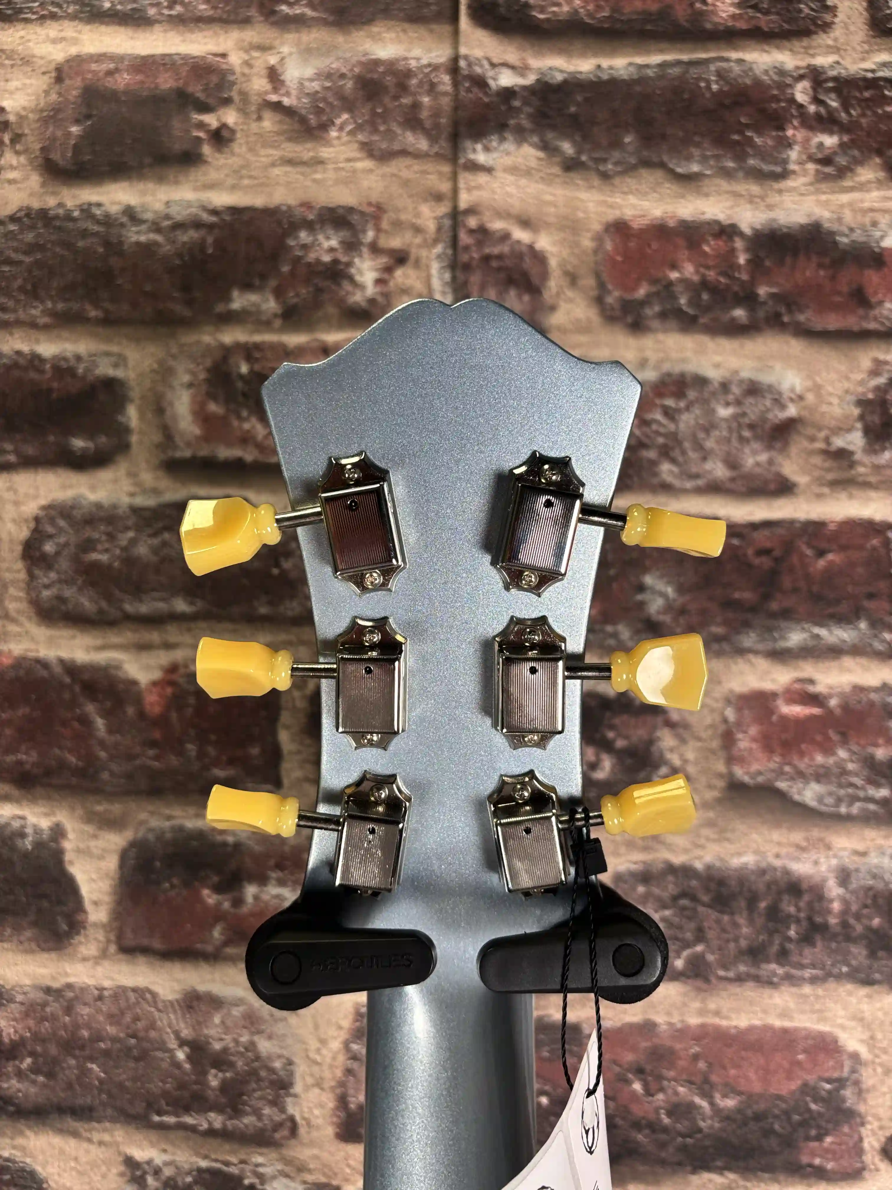 Eastman T64‑T Trapeze Iced Blue Metallic