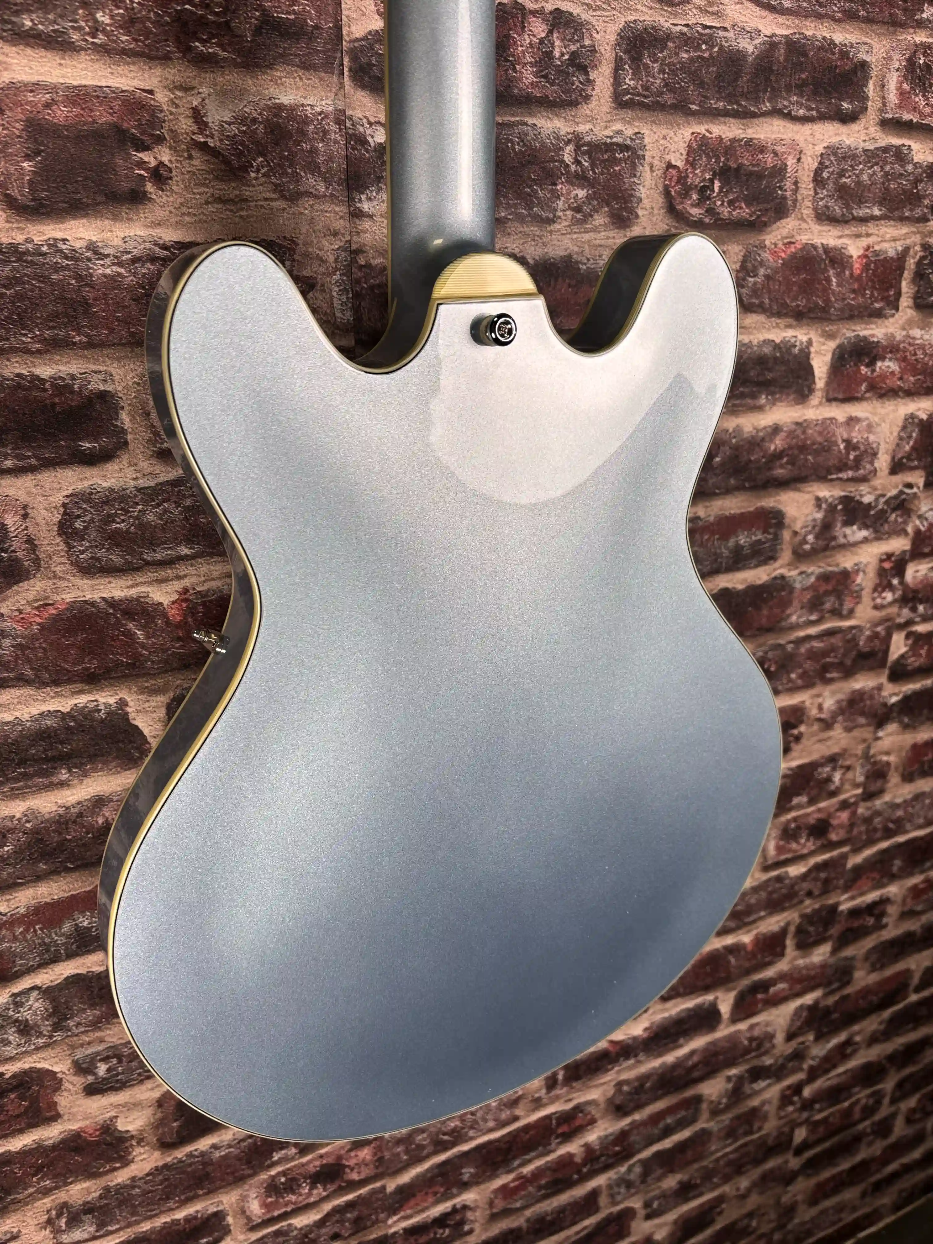 Eastman T64‑T Trapeze Iced Blue Metallic