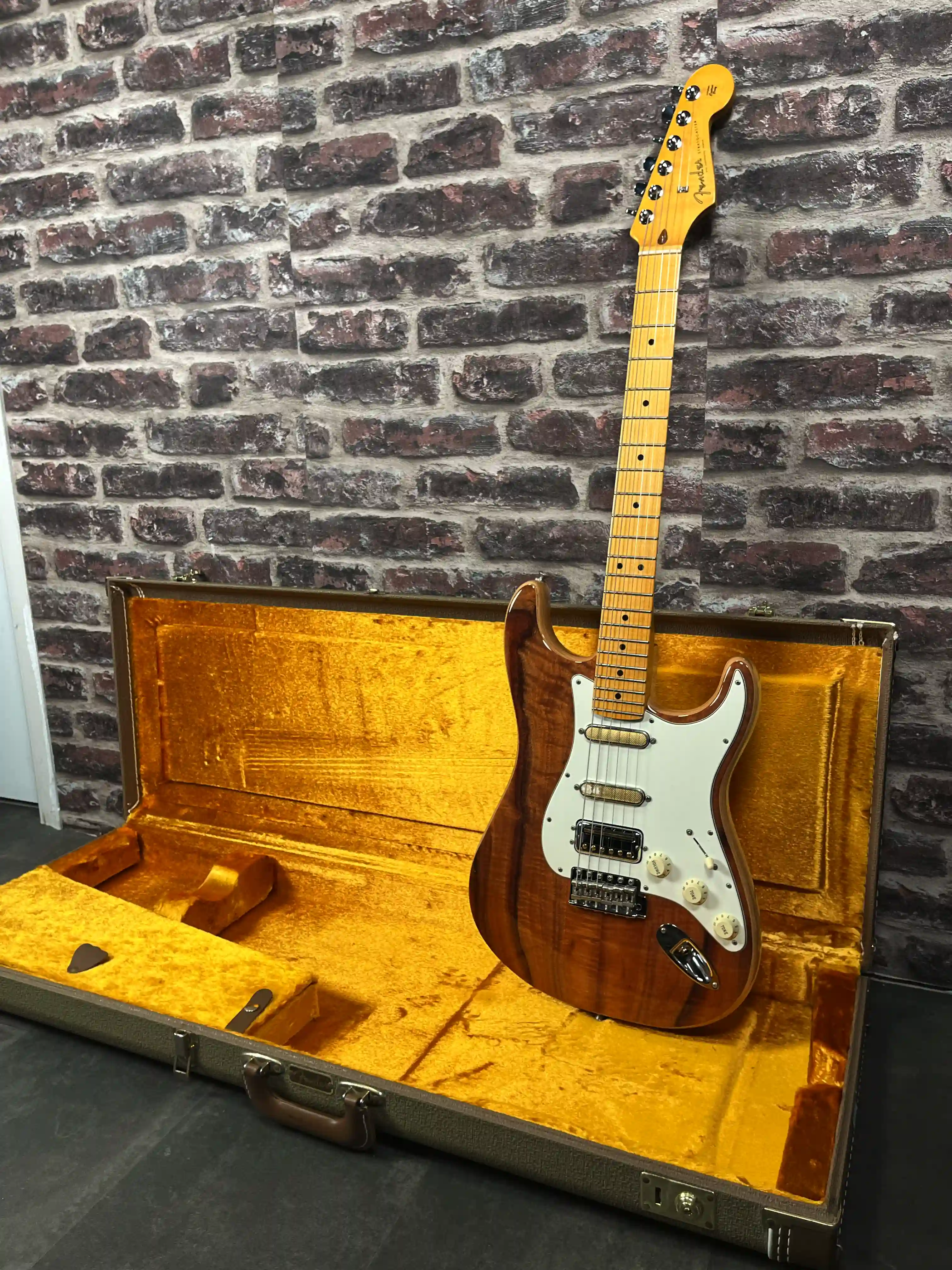 Fender Rarities Flame Koa Top Stratocaster OCCASION