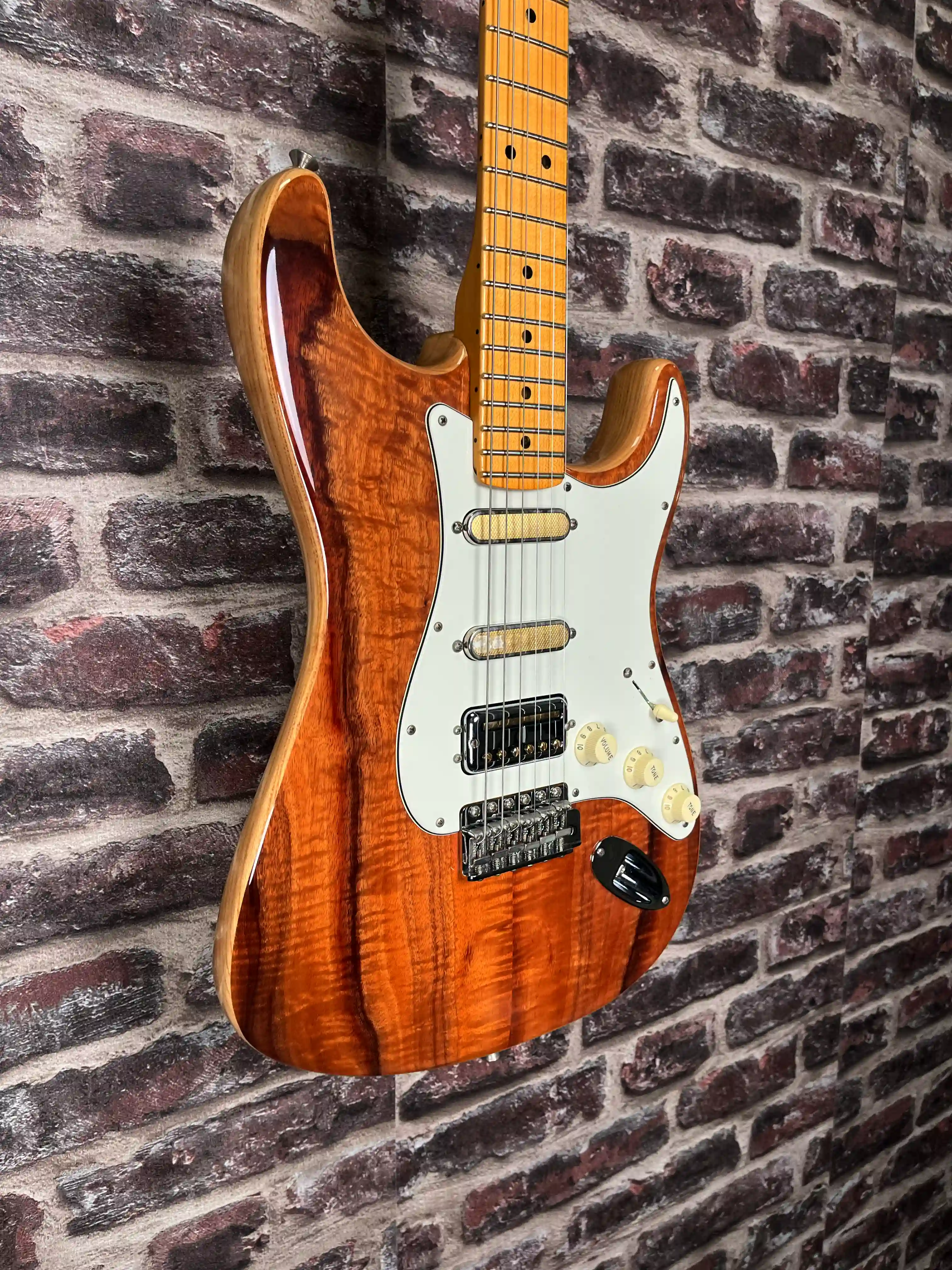 Fender Rarities Flame Koa Top Stratocaster OCCASION