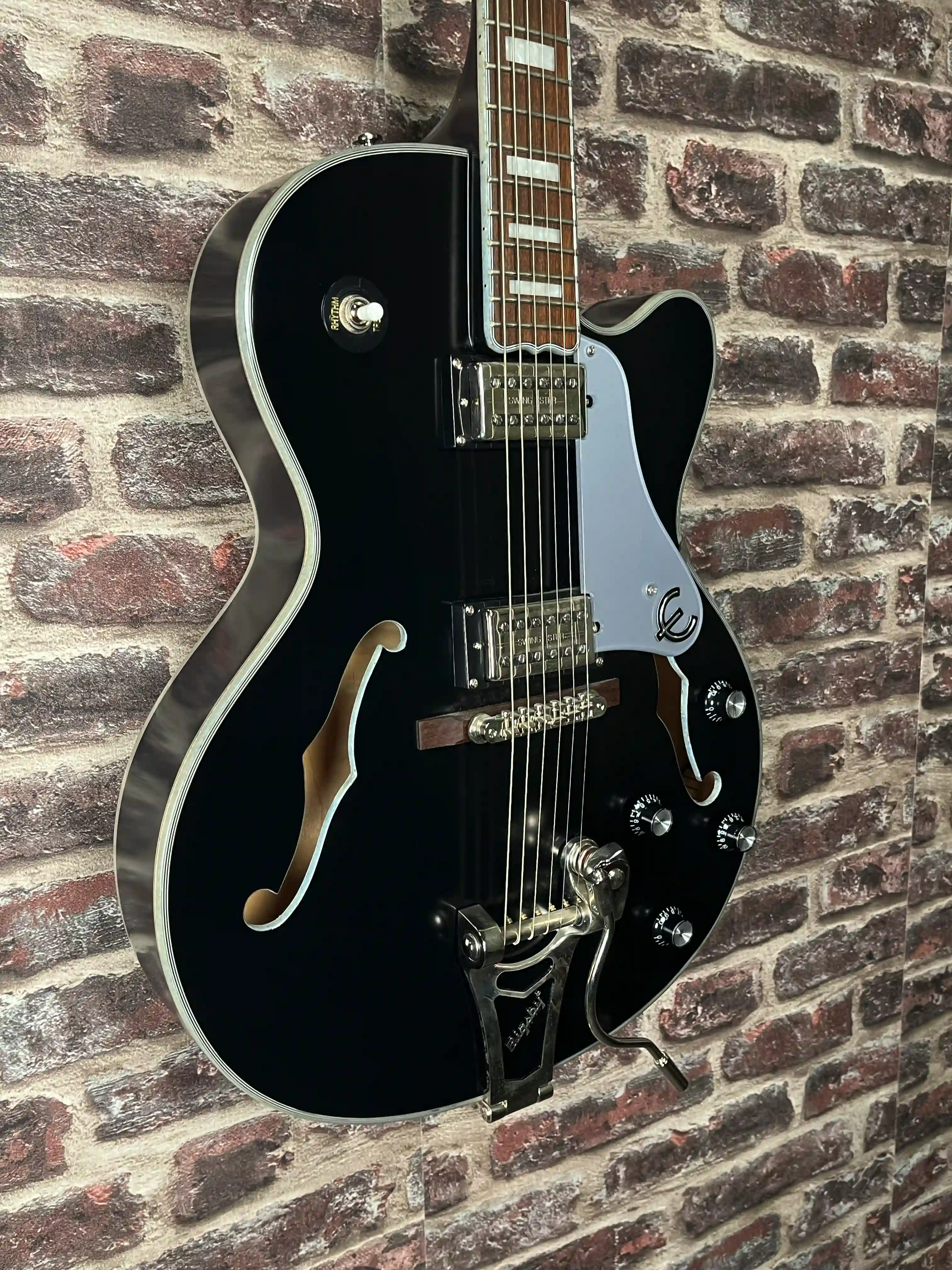 Epiphone Emperor Swingster Black Aged Gloss OCCASION