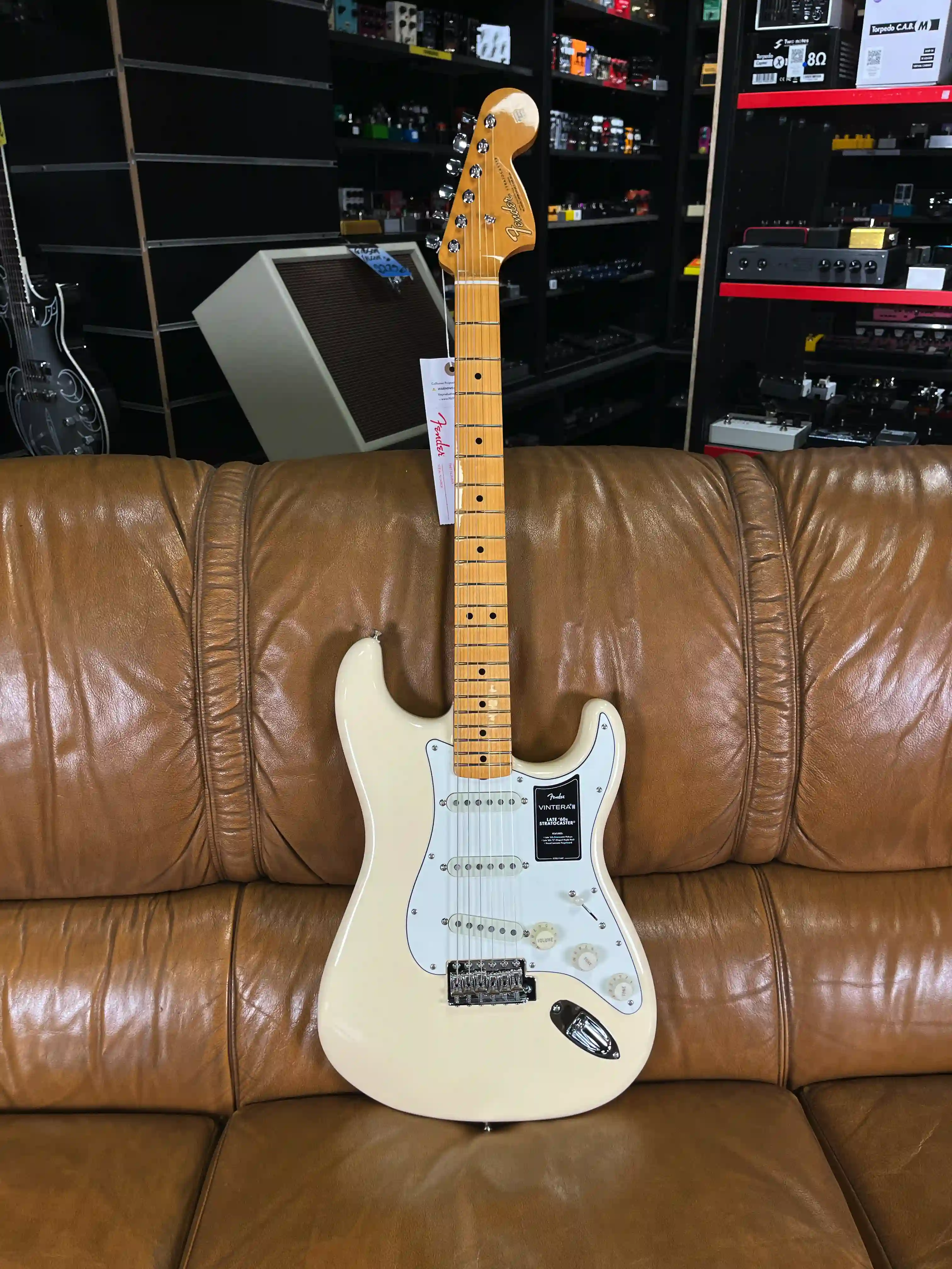 Fender Vintera III Stratocaster Late 60's Maple Olympic White