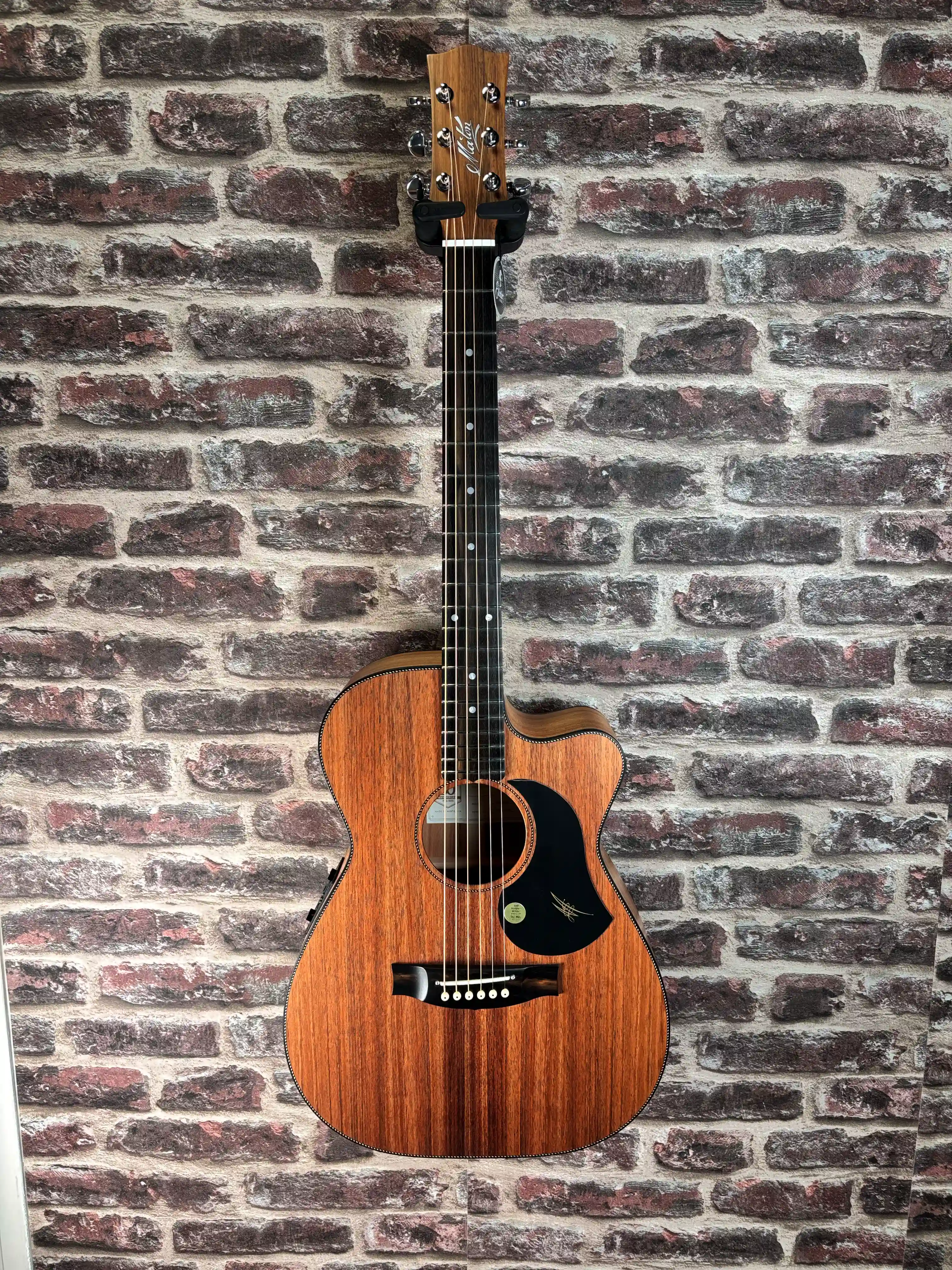 Maton EBW808C Blackwood