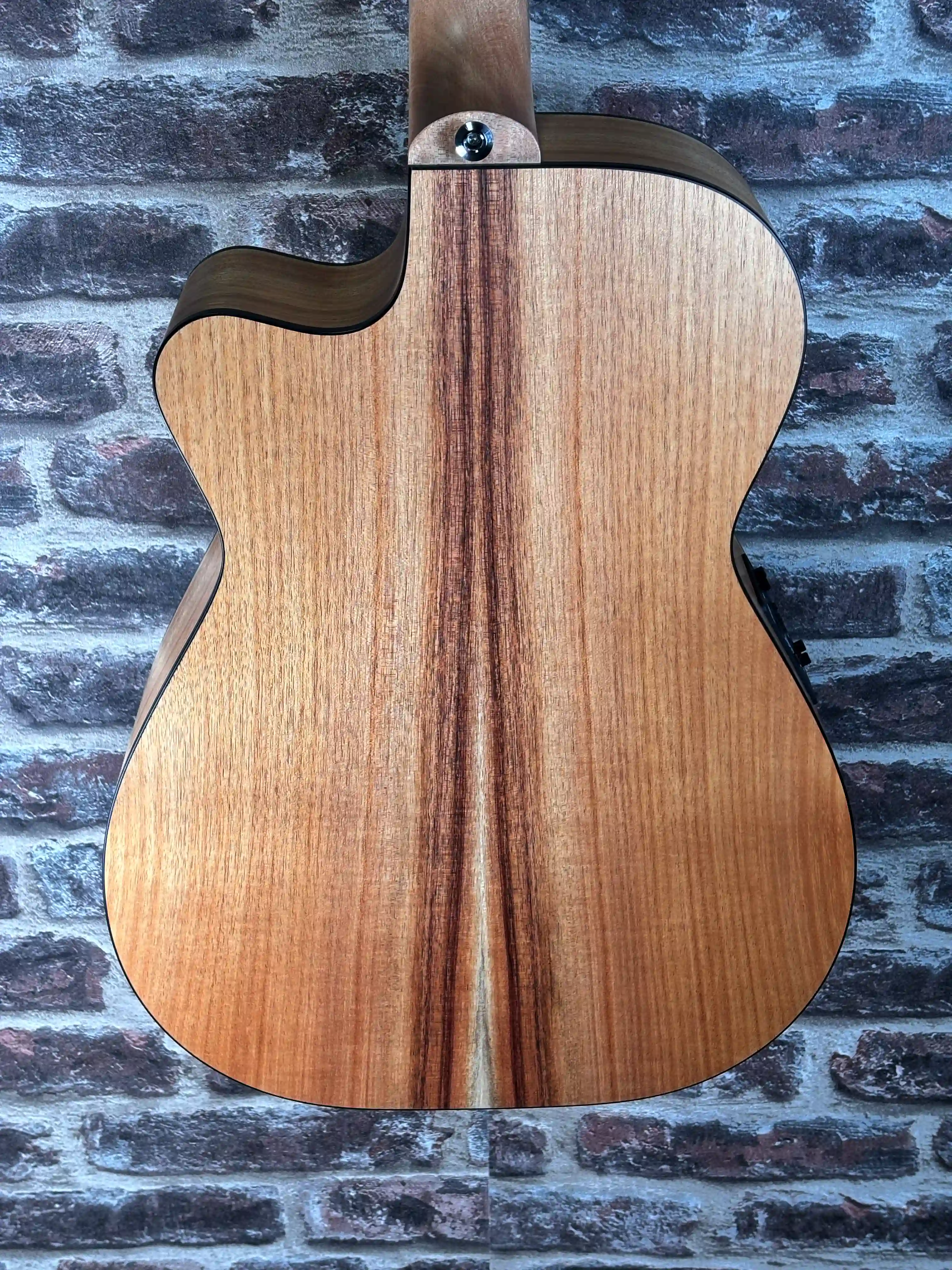 Maton EBW808C Blackwood