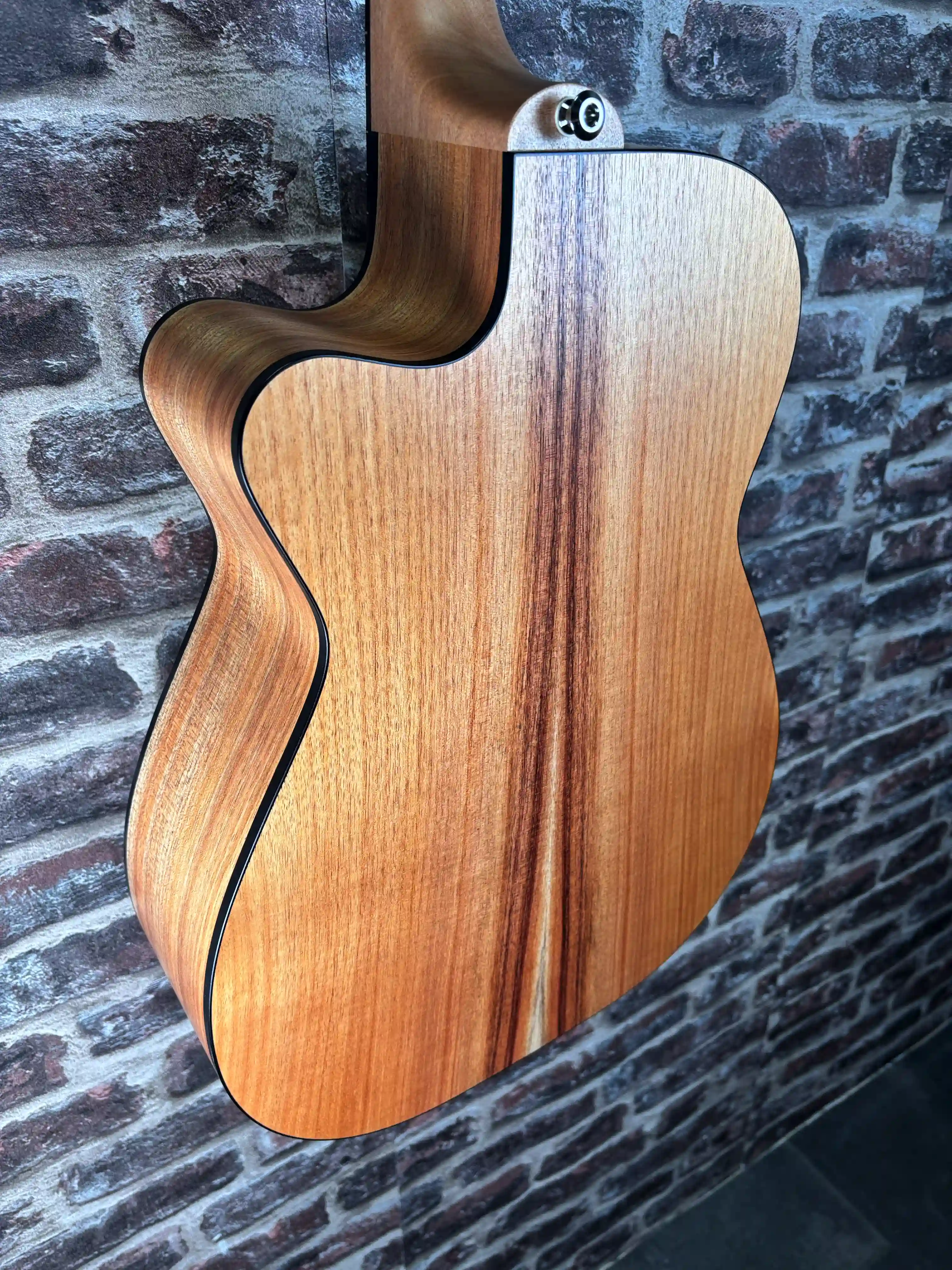 Maton EBW808C Blackwood