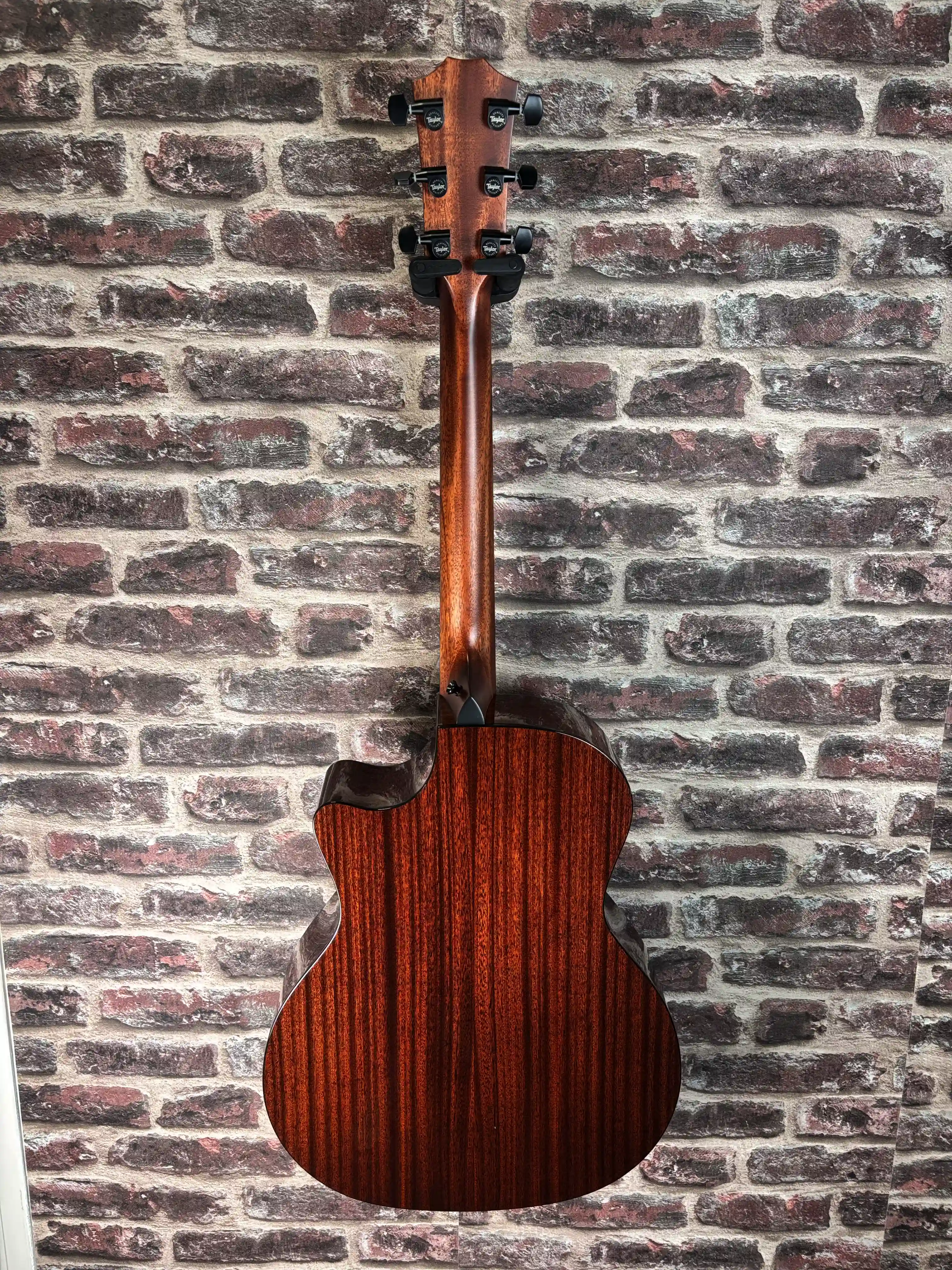 Taylor Next Generation 324ce
