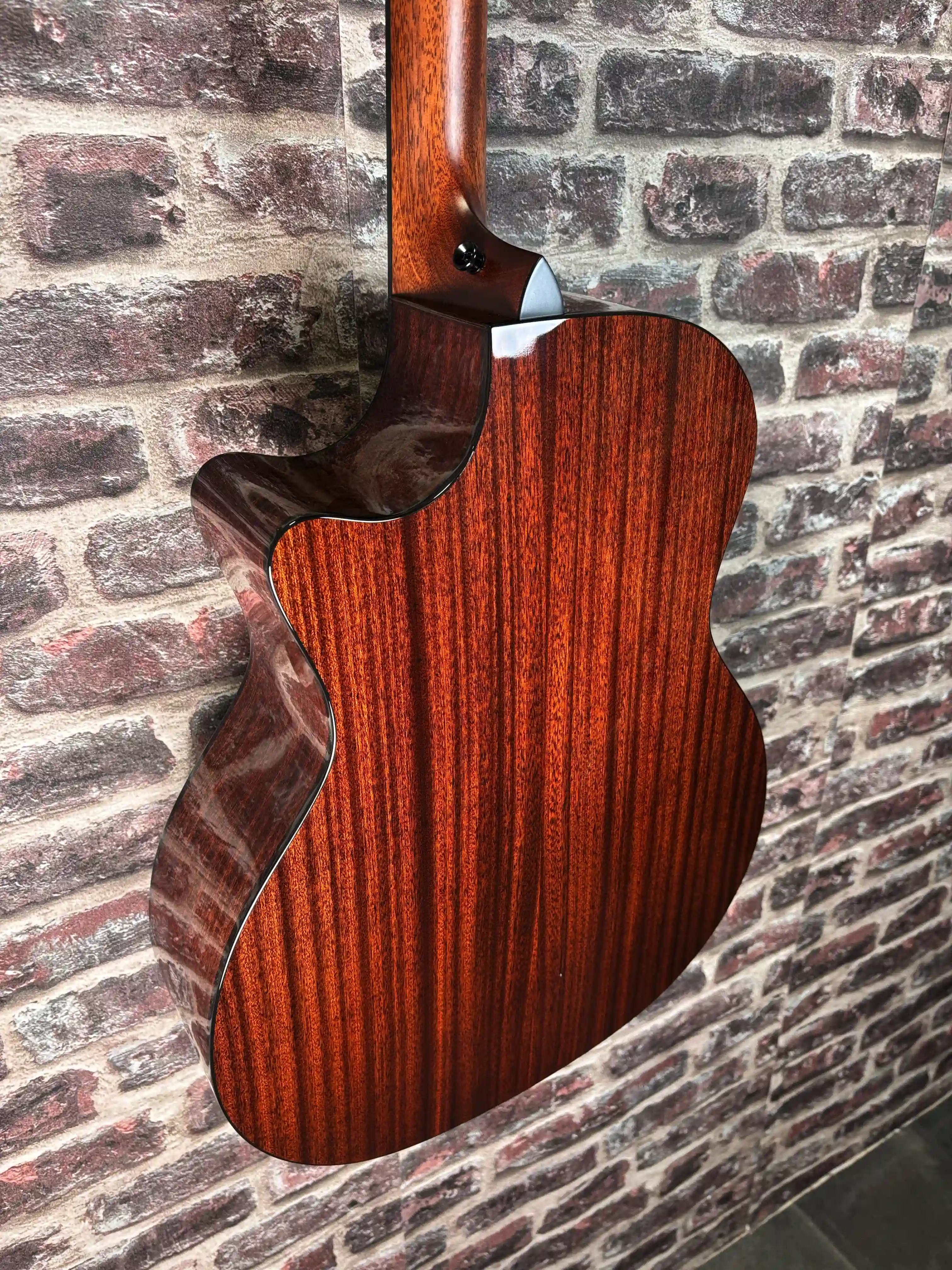 Taylor Next Generation 324ce