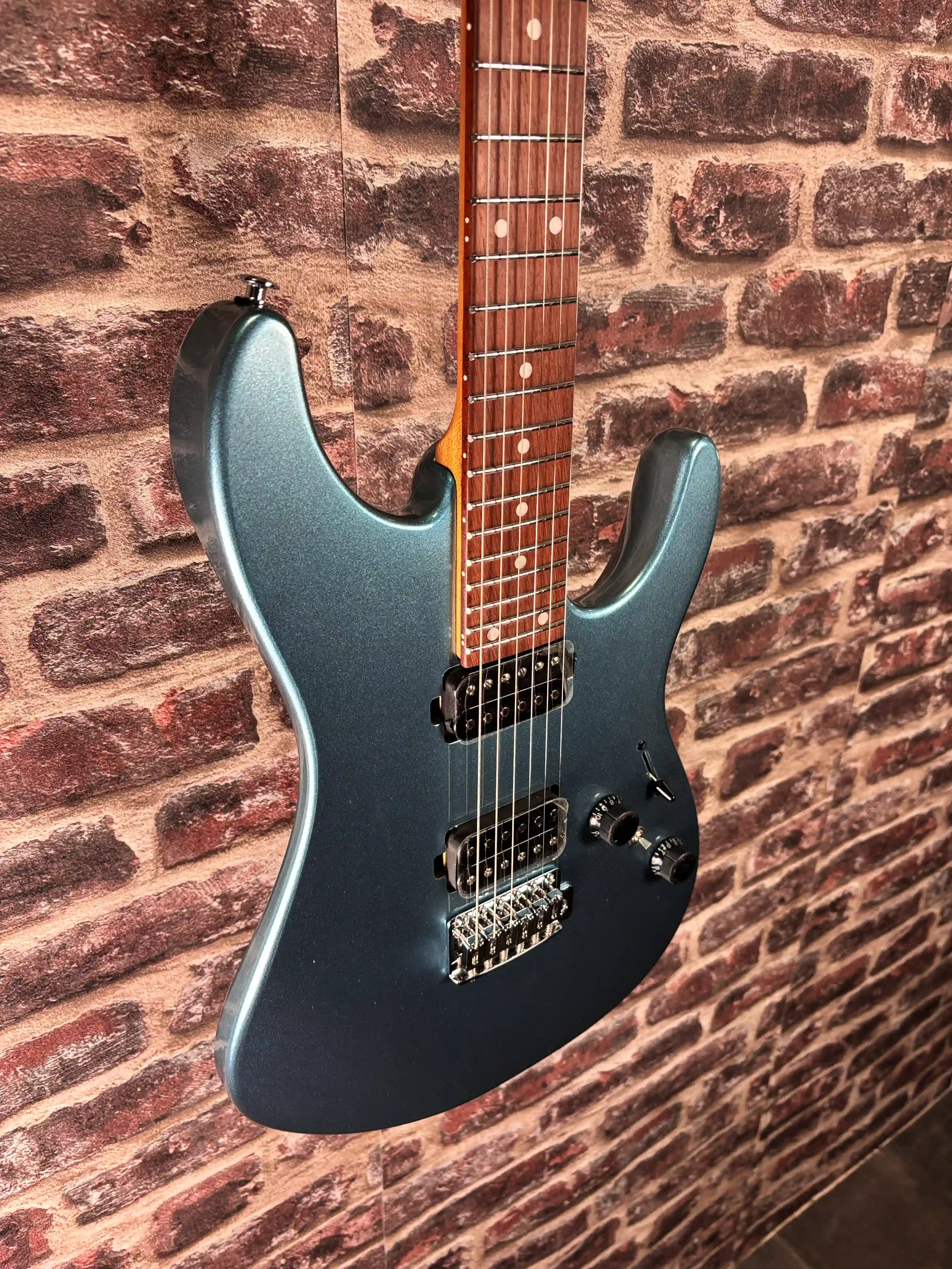 Ibanez AZ24S2‑MLB Bleu clair métallisé