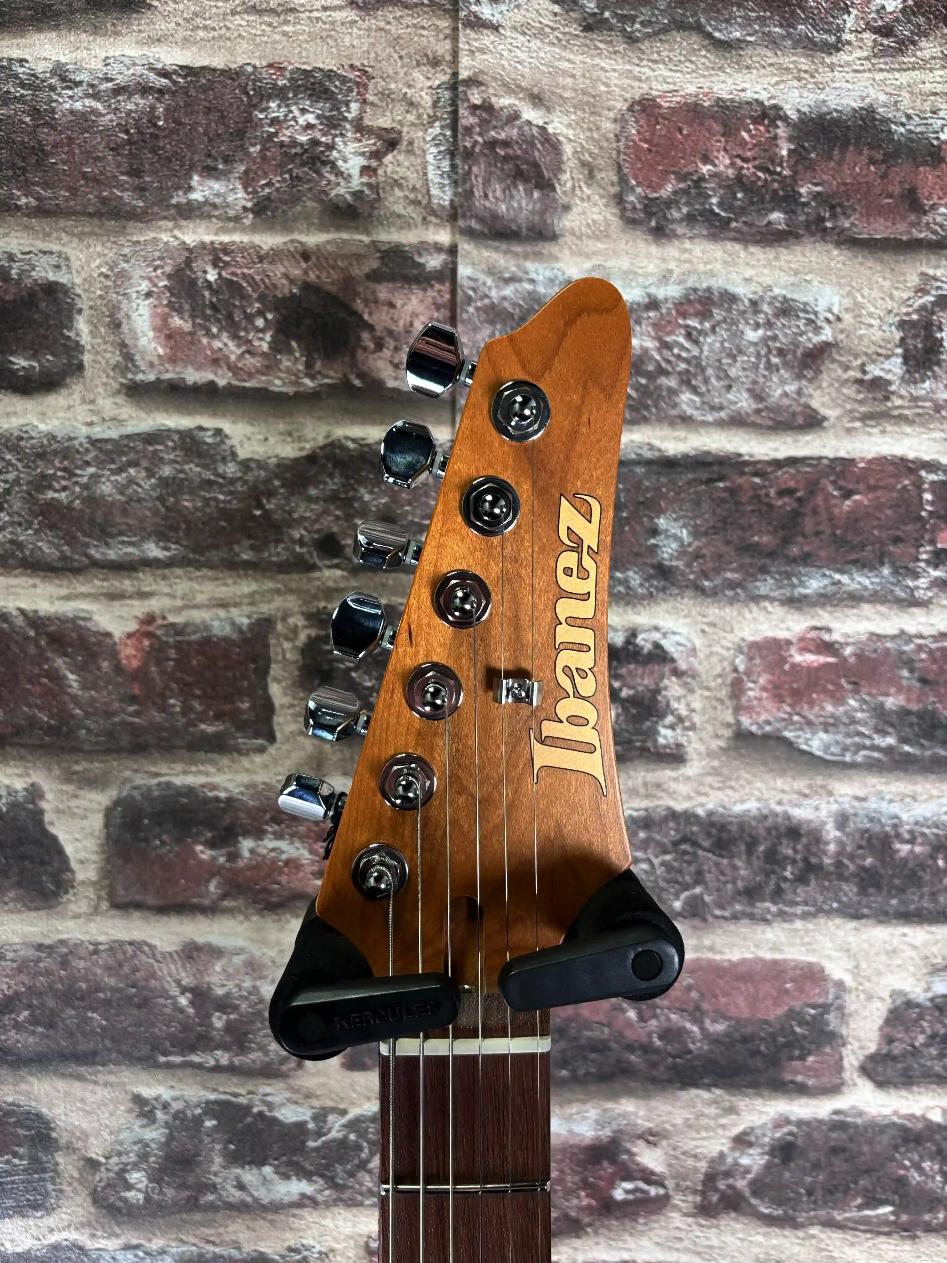 Ibanez AZ24S2‑MLB Bleu clair métallisé