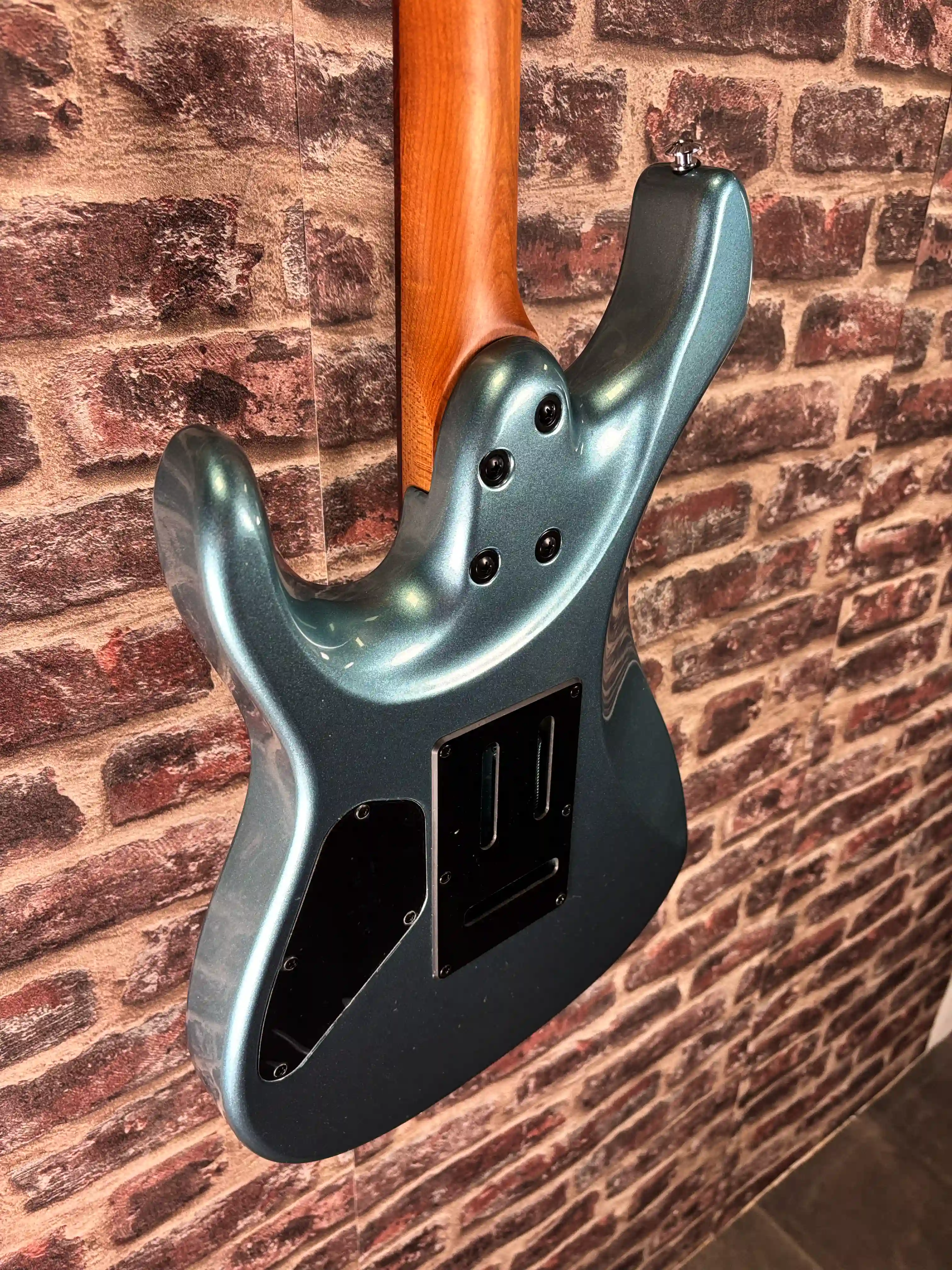 Ibanez AZ24S2‑MLB Bleu clair métallisé