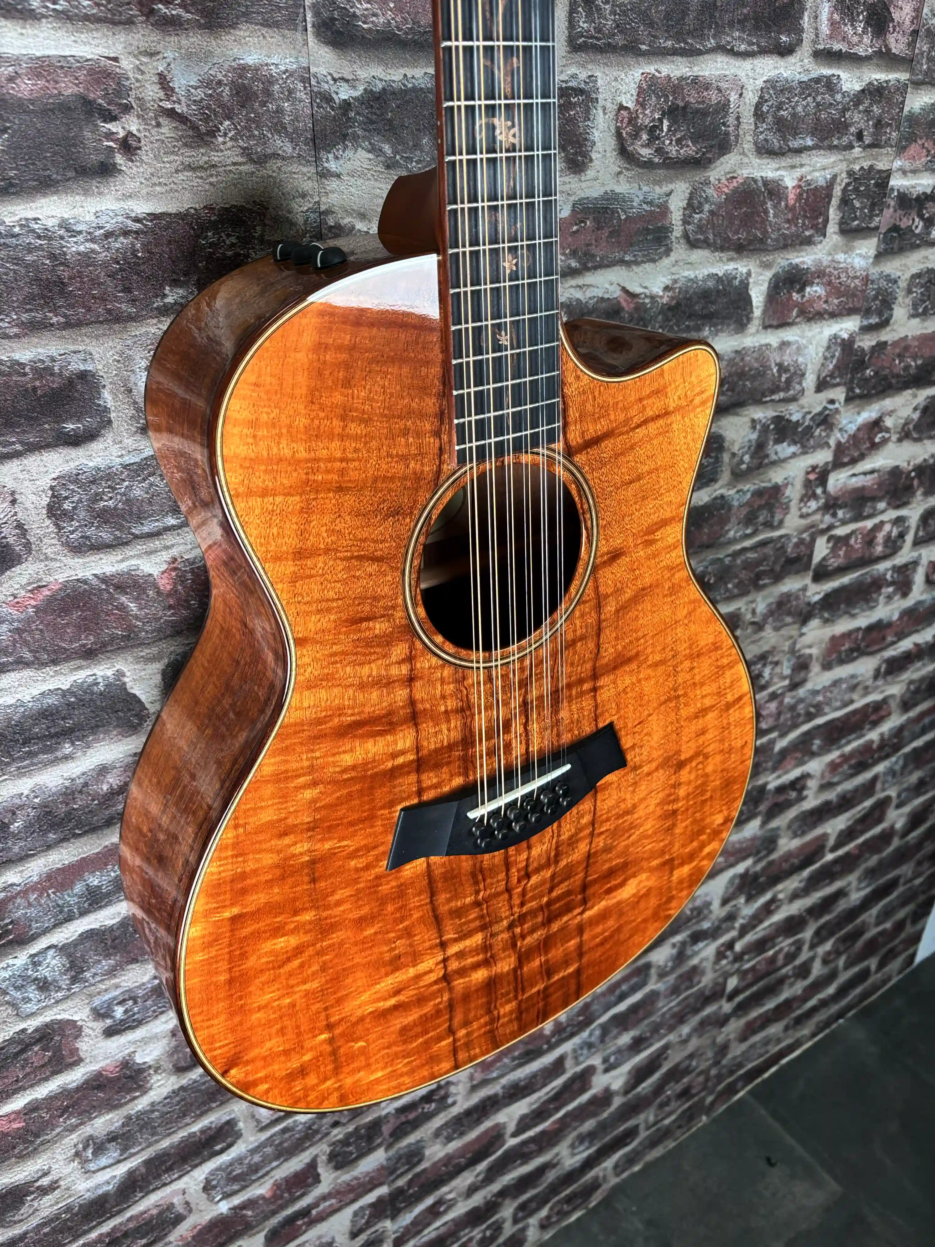 Taylor K66ce OCCASION