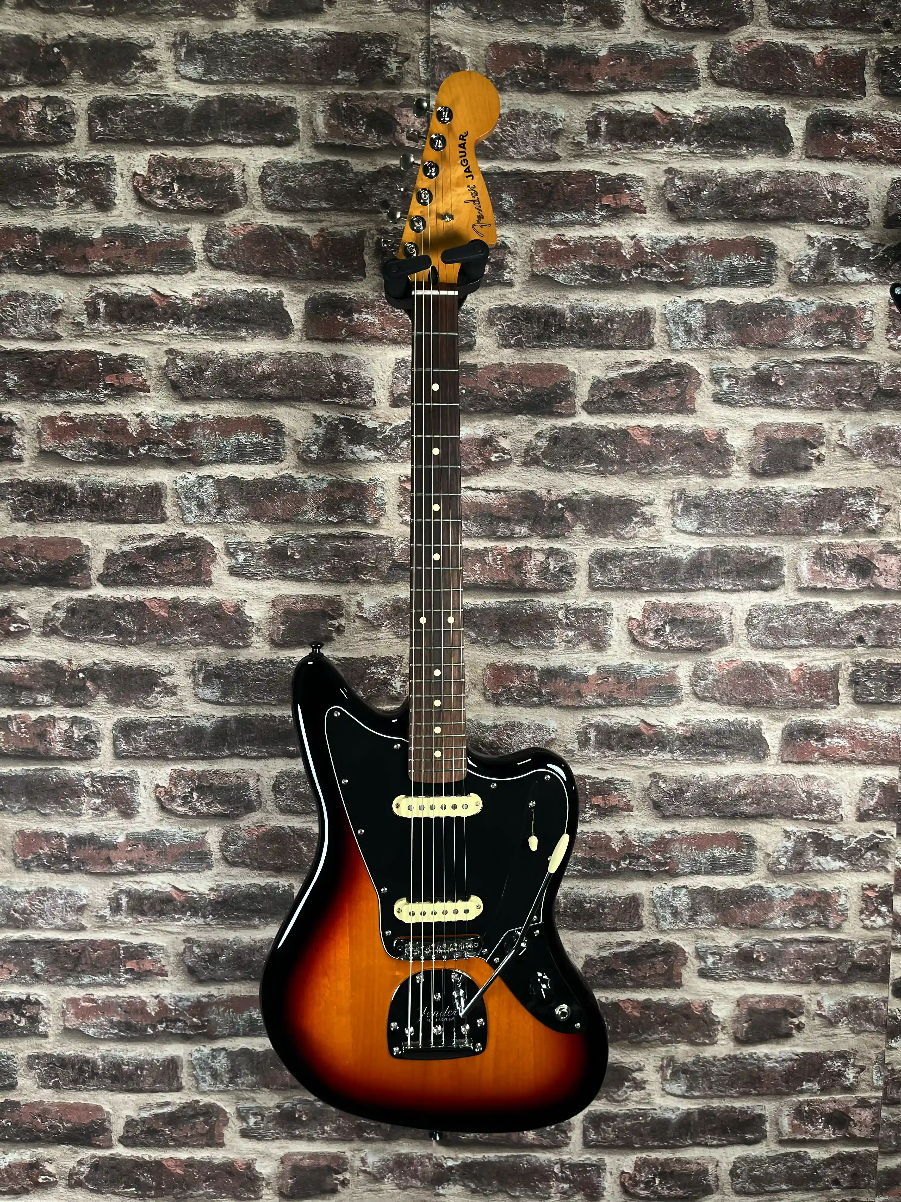 Fender Player Jaguar PF 3‑Color Sunburst OCCASION