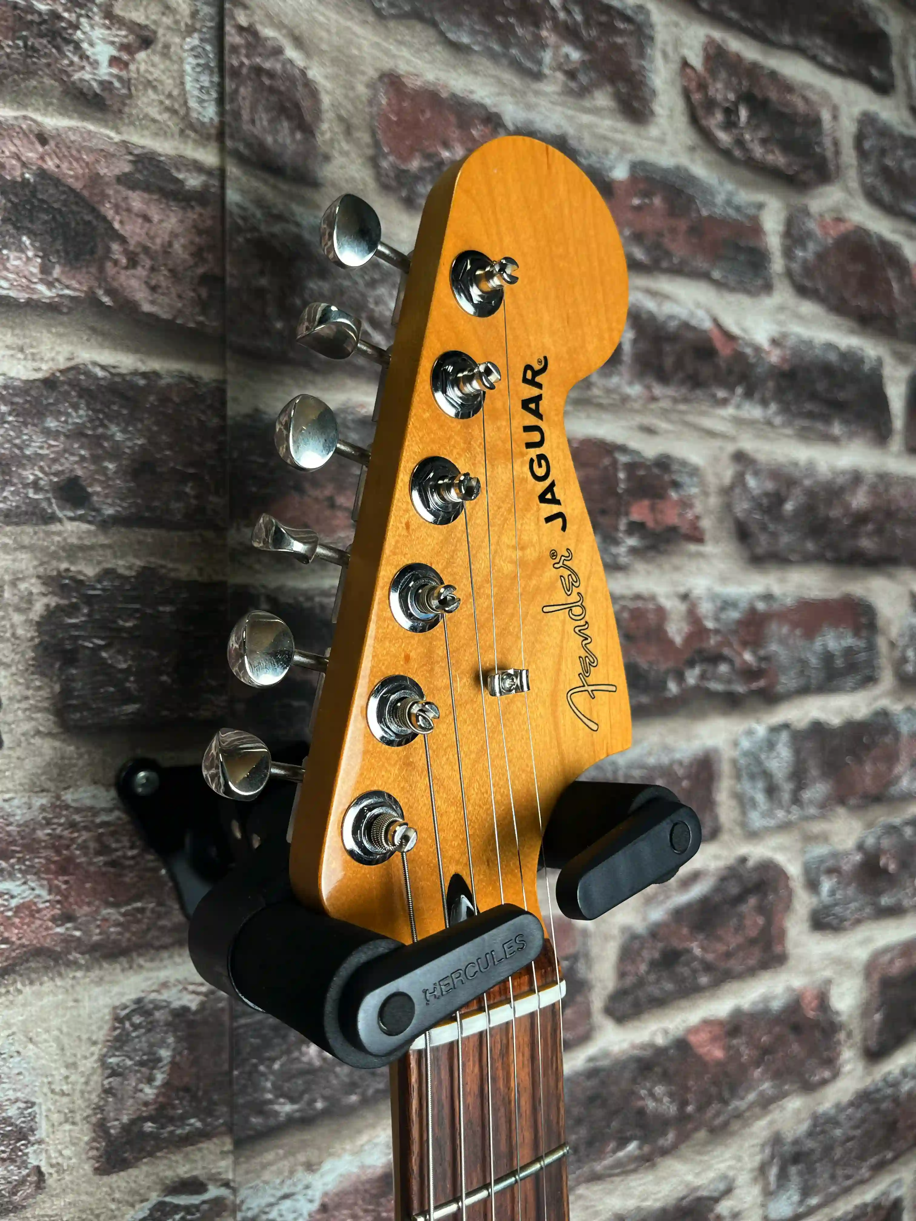 Fender Player Jaguar PF 3‑Color Sunburst OCCASION