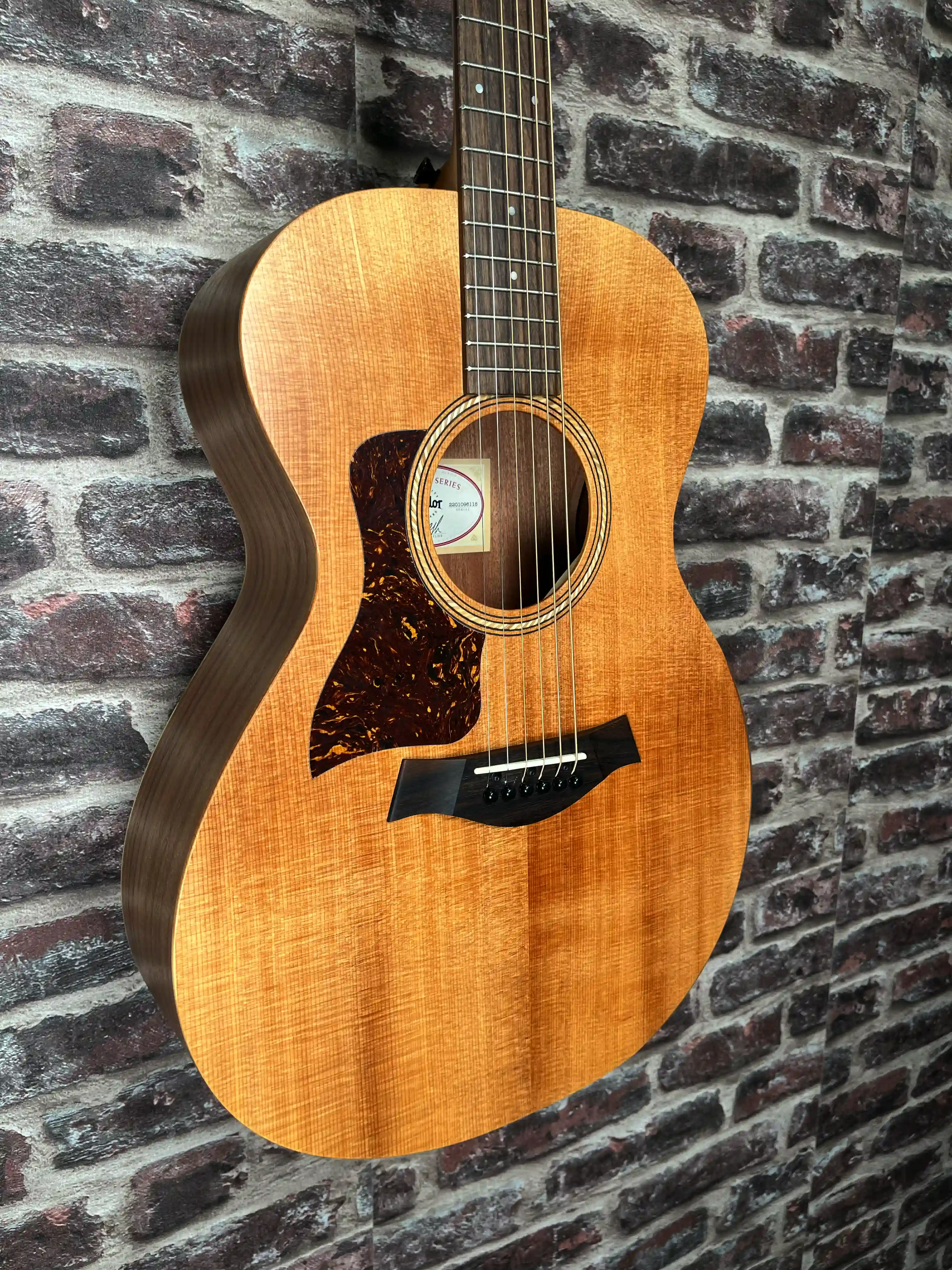 Taylor Academy 12e LH Gaucher