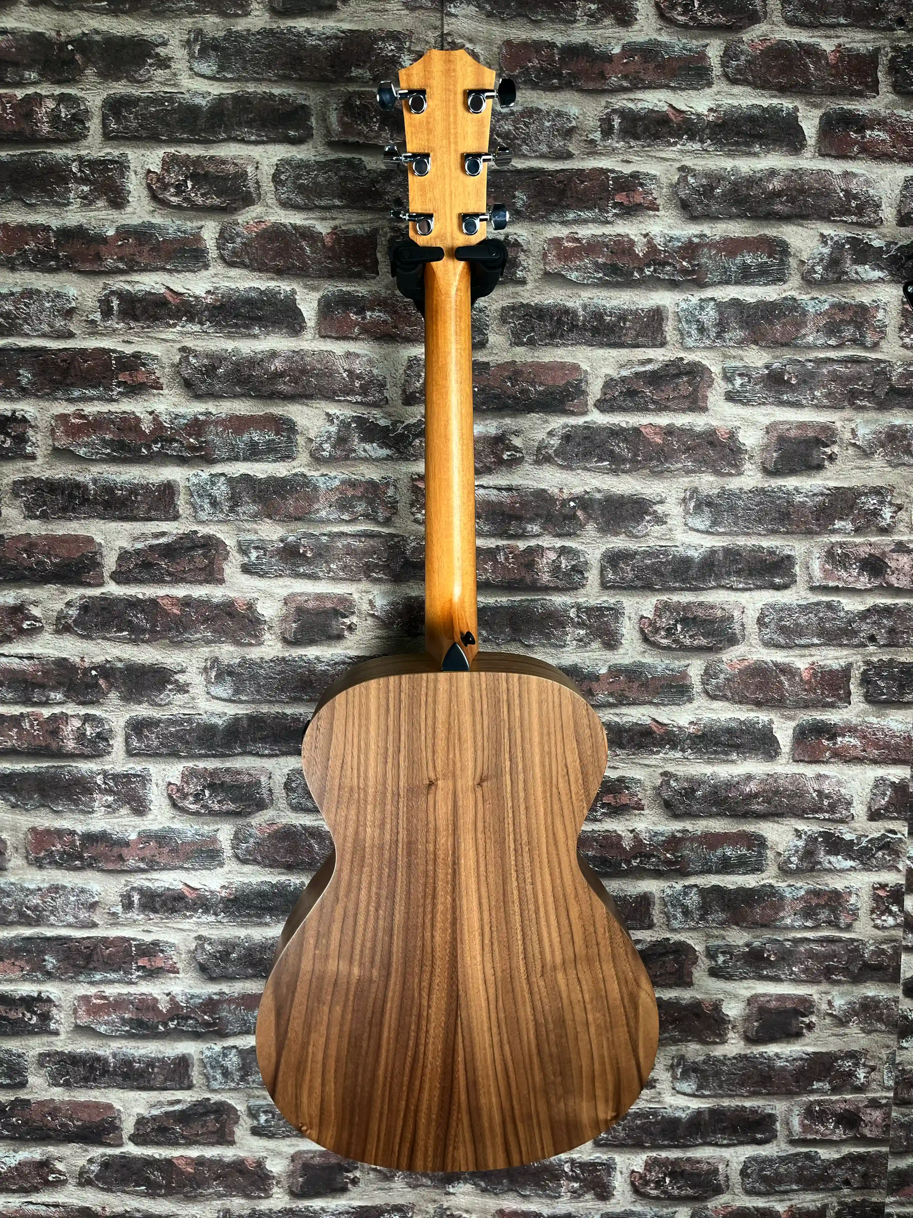 Taylor Academy 12e LH Gaucher