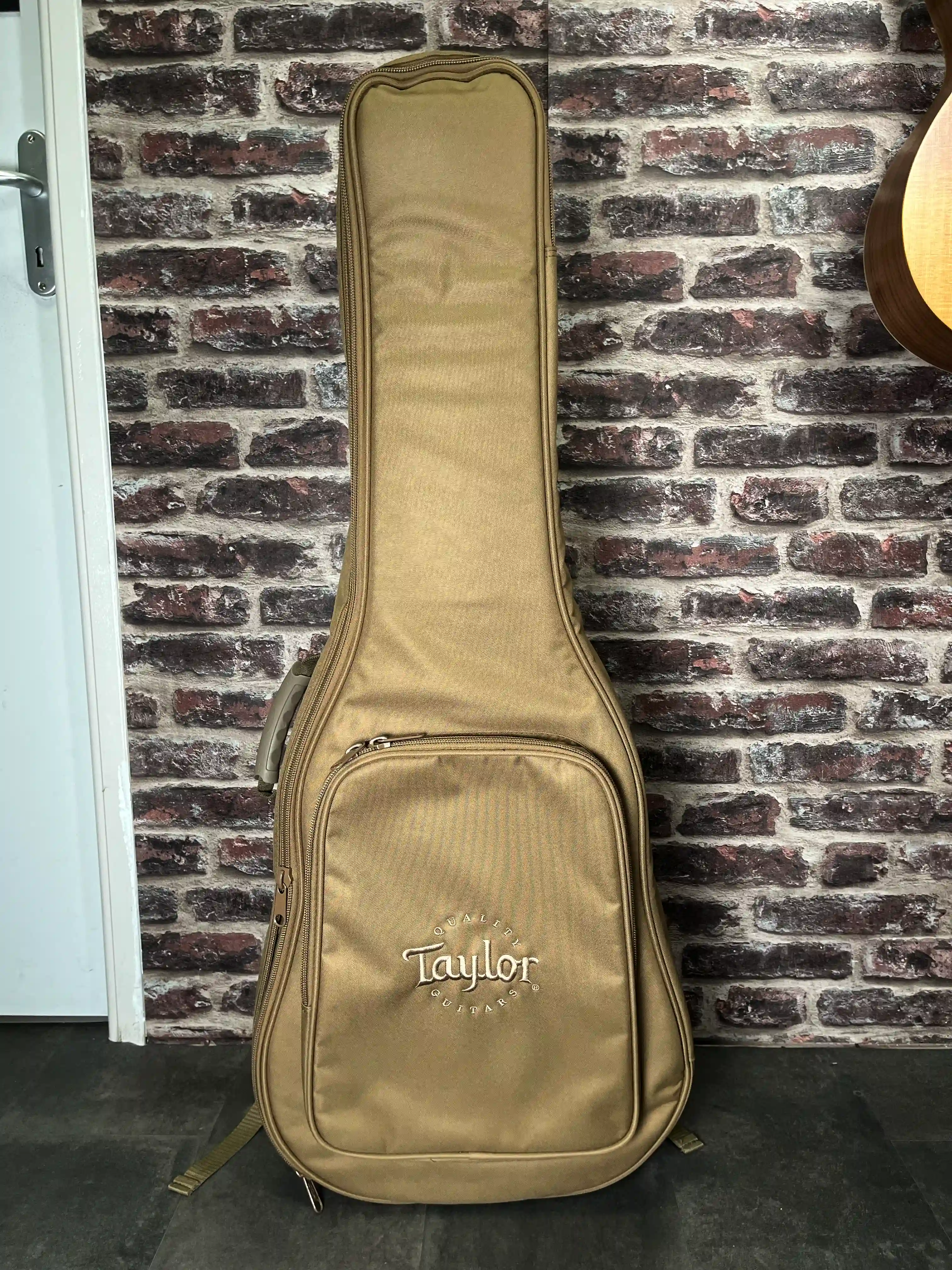 Taylor Academy 12e LH Gaucher