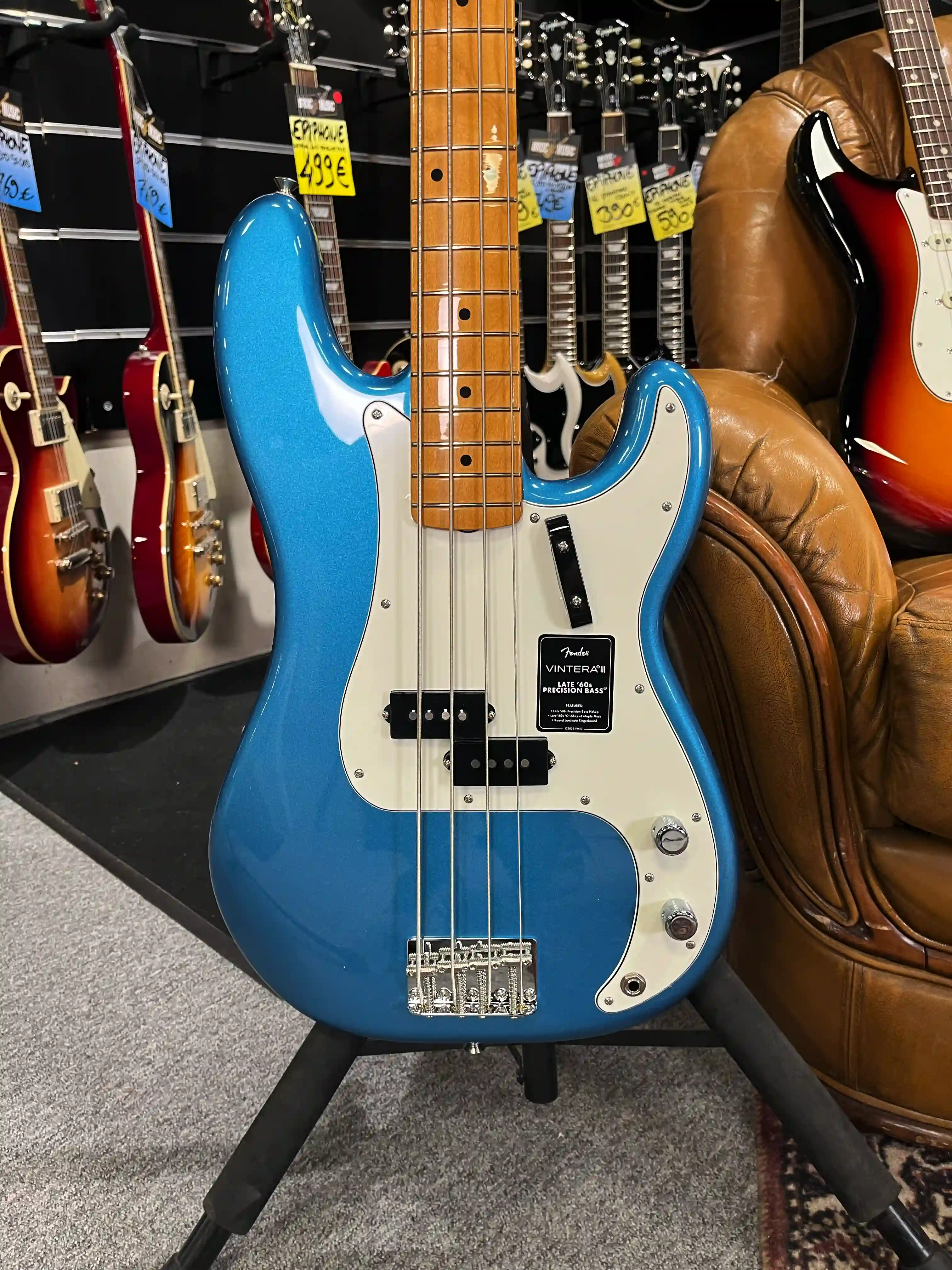 Fender Vintera III Late 60s Precision Bass MN Lake Placid Blue
