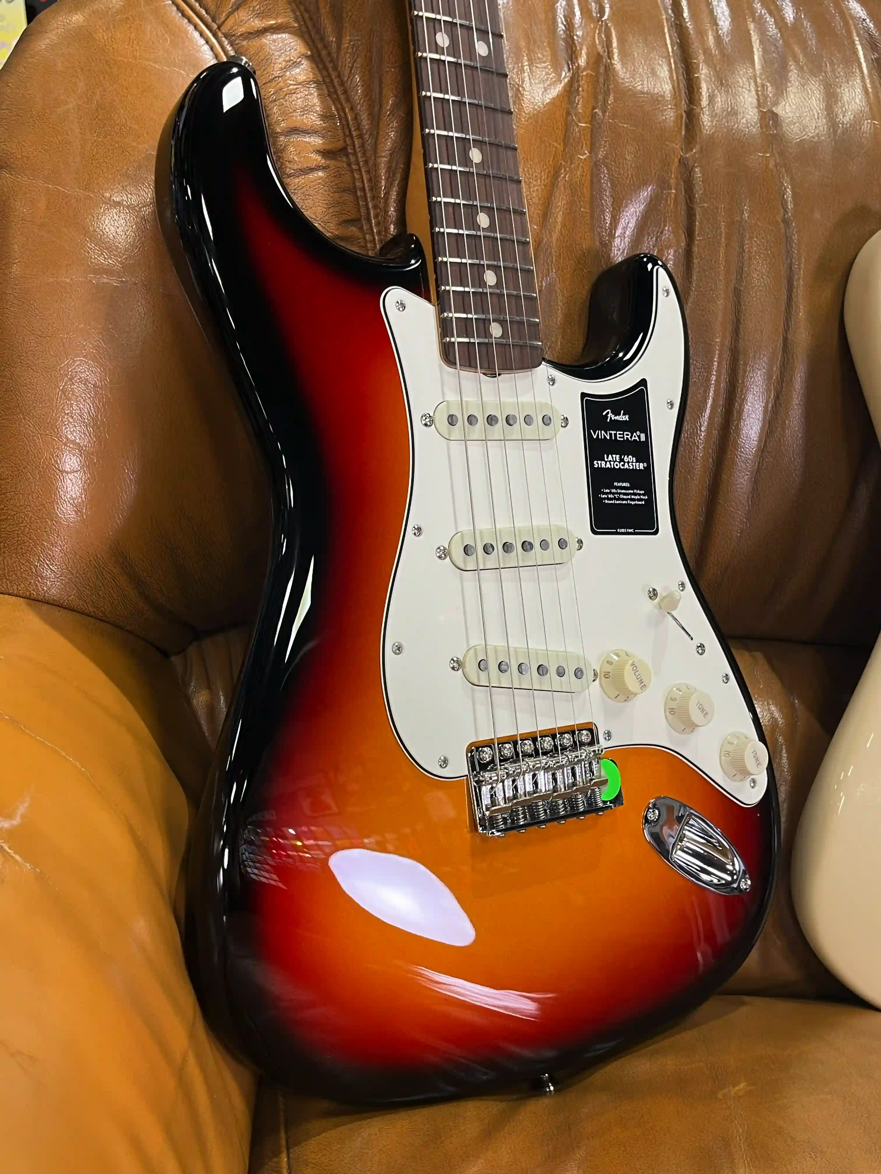 Fender Vintera III Late 60s Stratocaster 3‑Color Sunburst