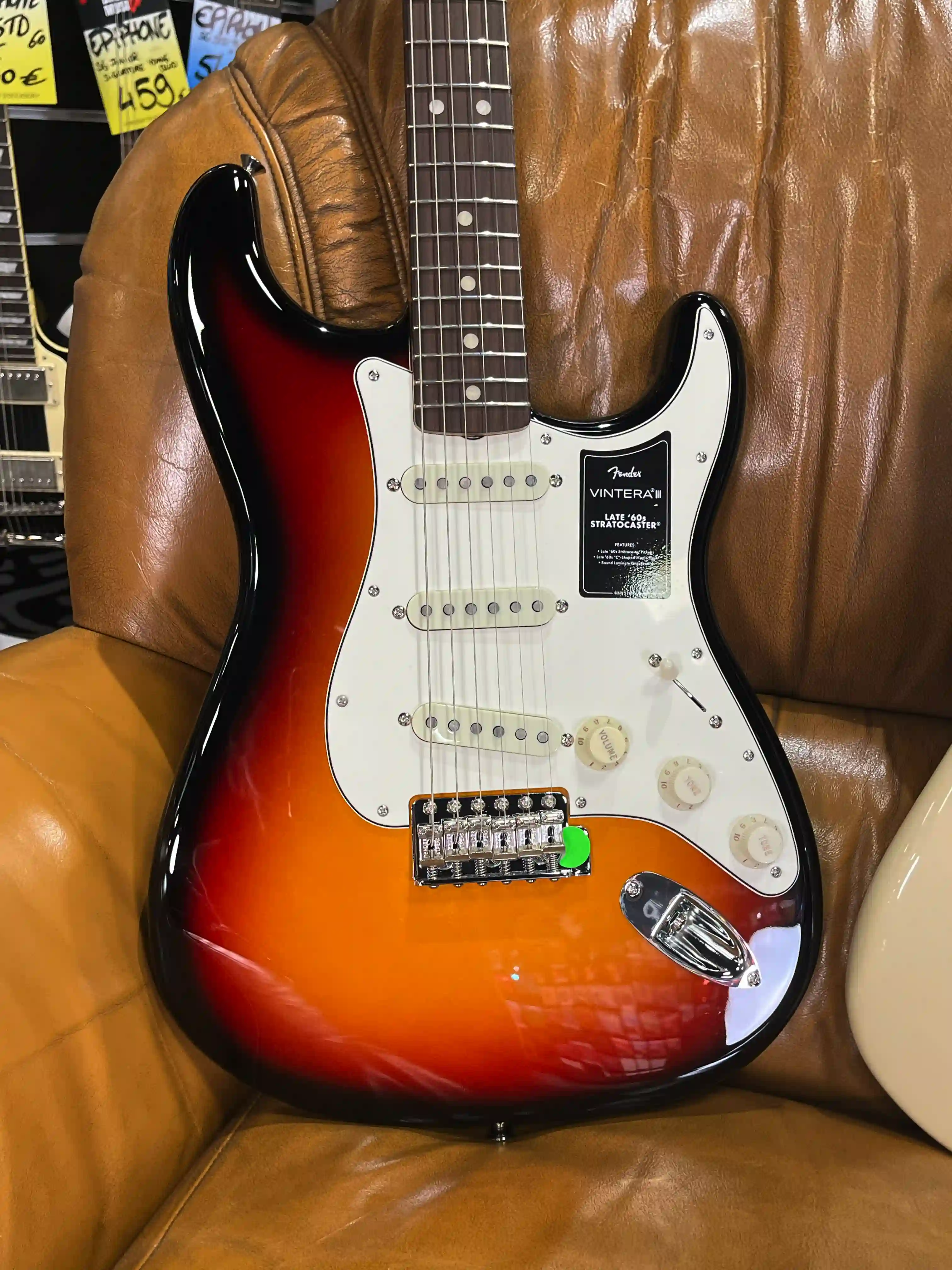 Fender Vintera III Late 60s Stratocaster 3‑Color Sunburst