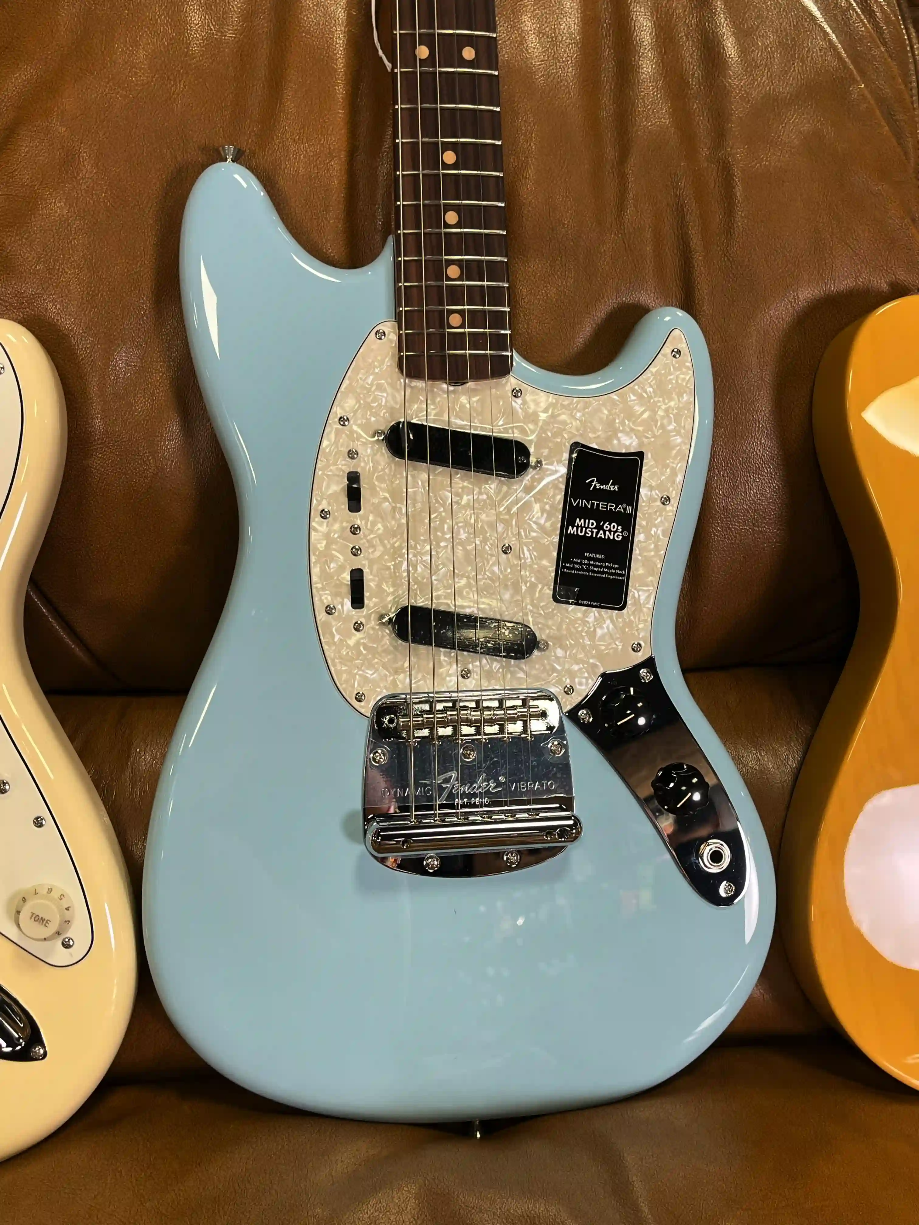 Fender Vintera III Mid 60s Mustang Sonic Blue