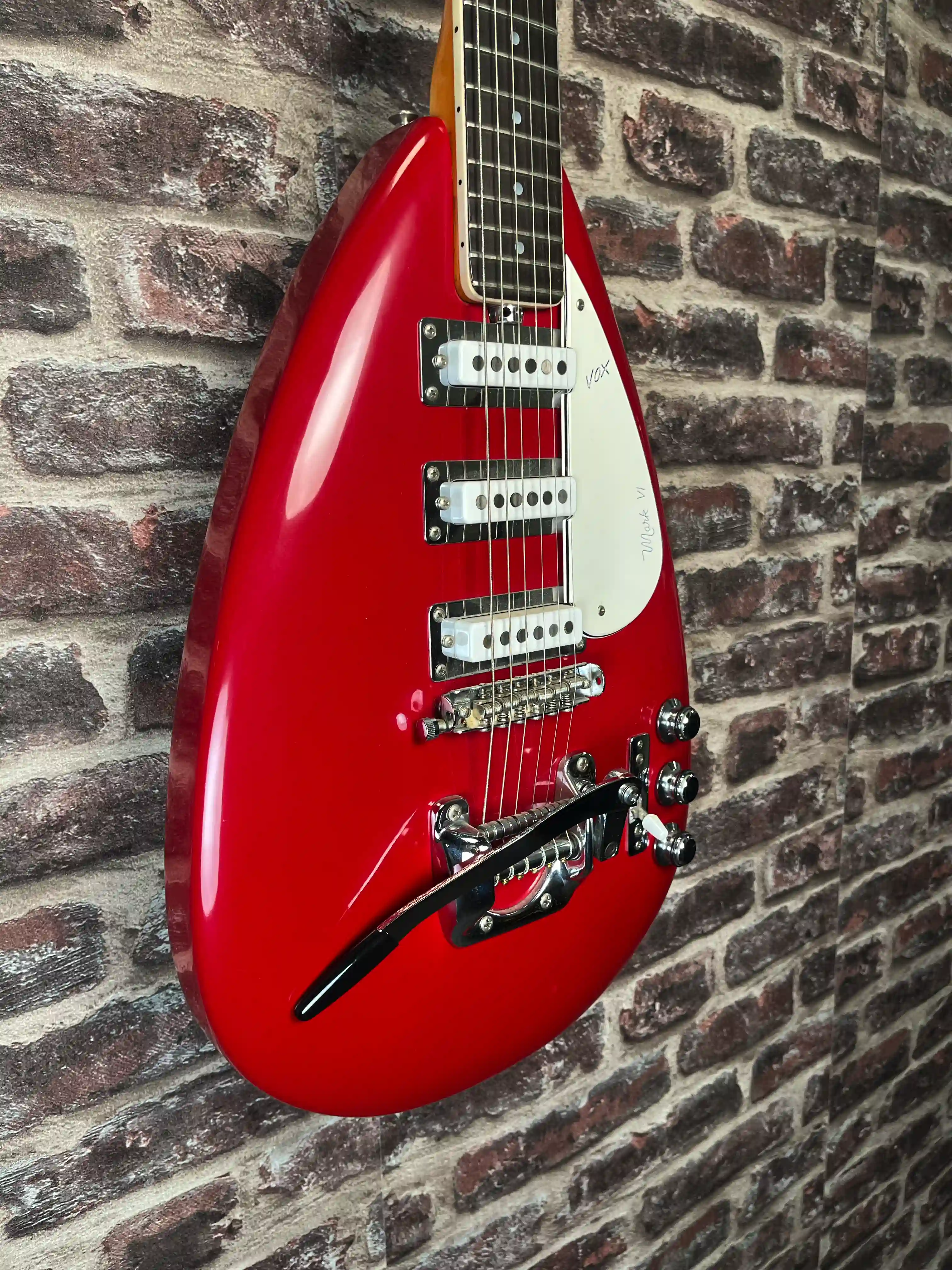 Vox Mark VI Teardrop 1966 Cherry Red OCCASION