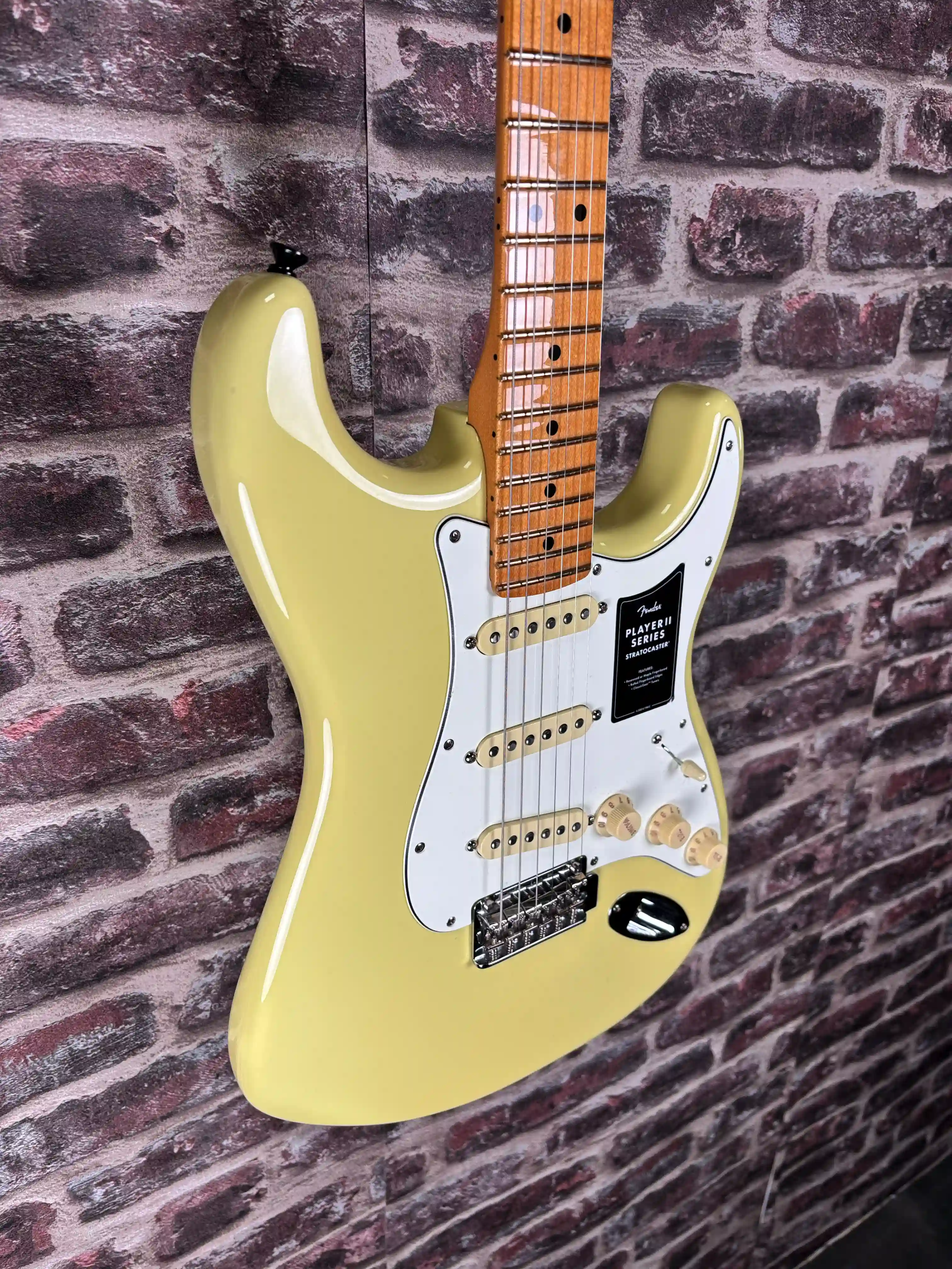 Fender Player II Stratocaster Hialeah Yellow OCCASION