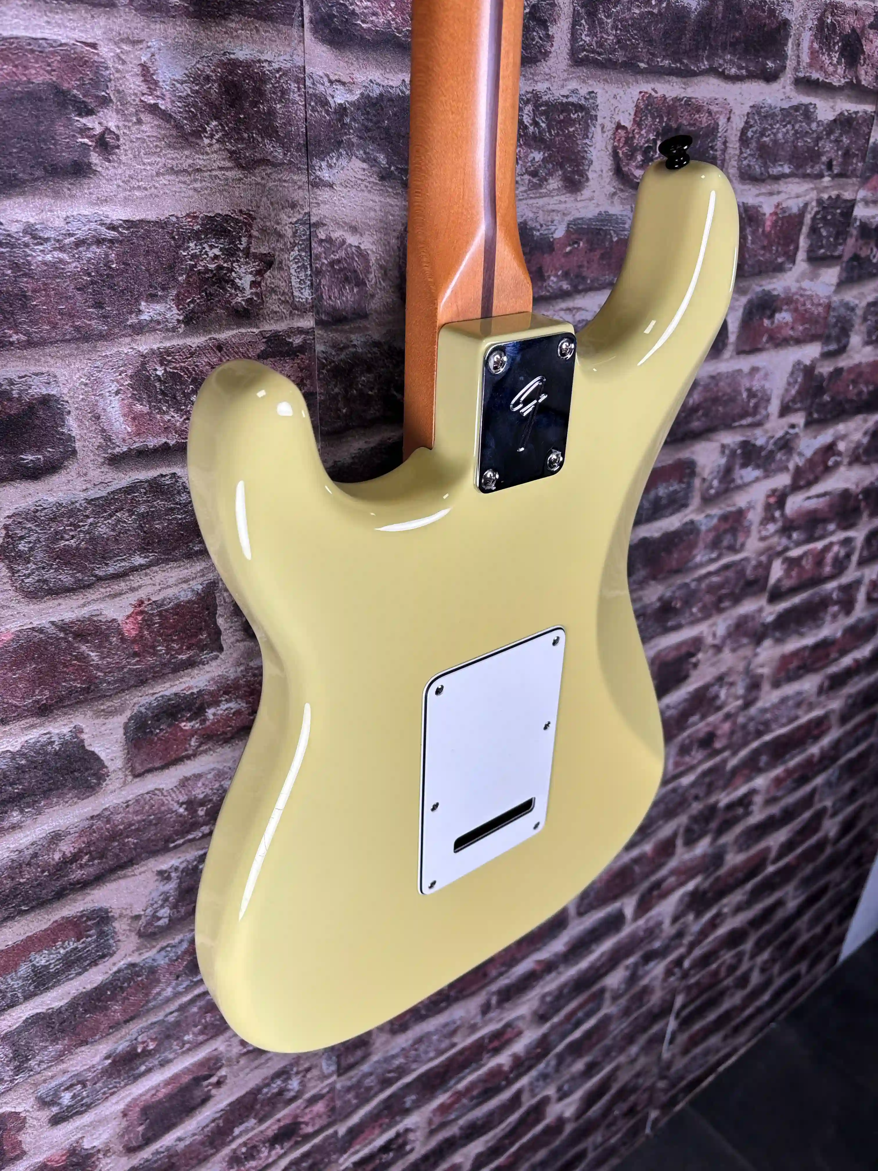 Fender Player II Stratocaster Hialeah Yellow OCCASION