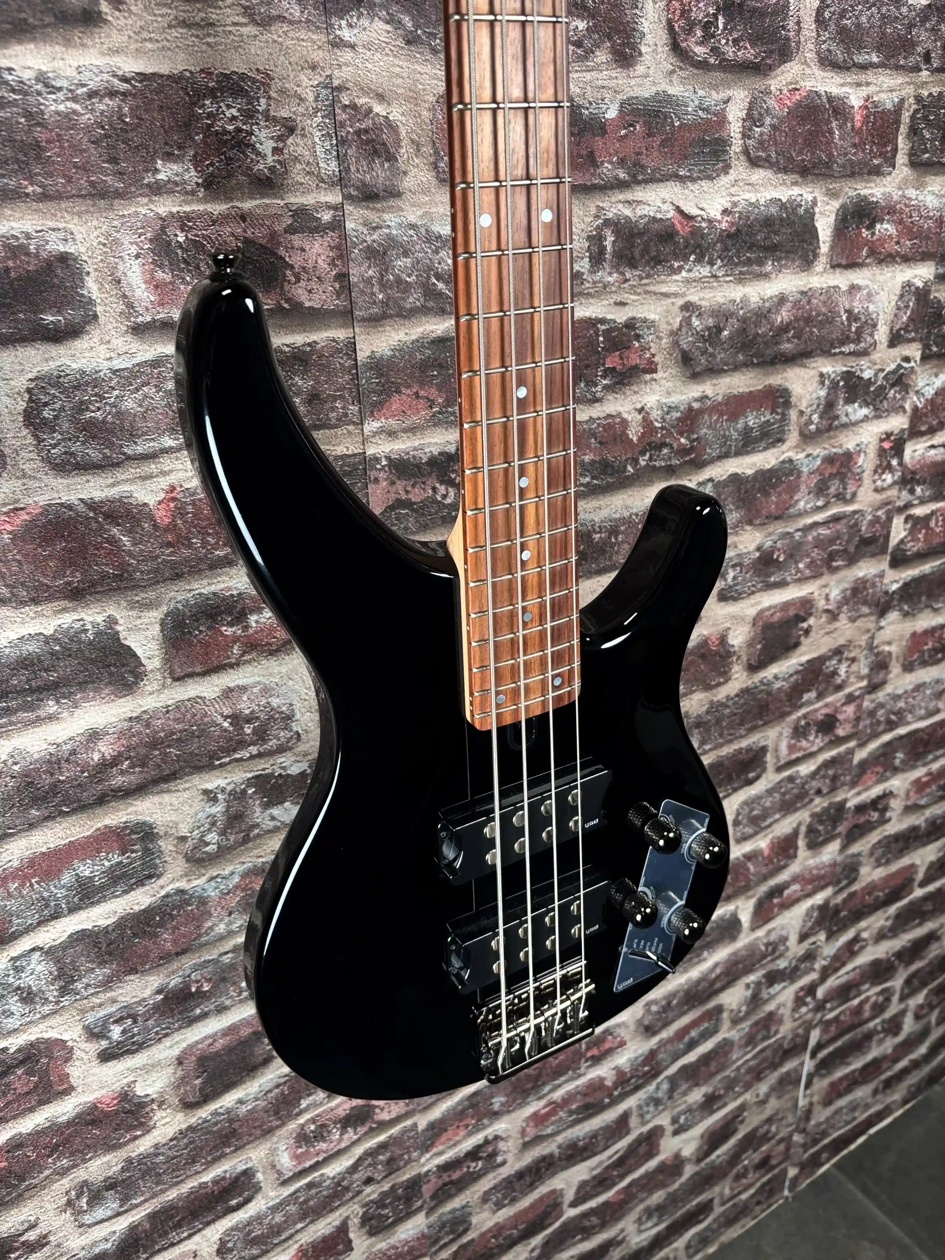 Yamaha TRBX 304 BL OCCASION
