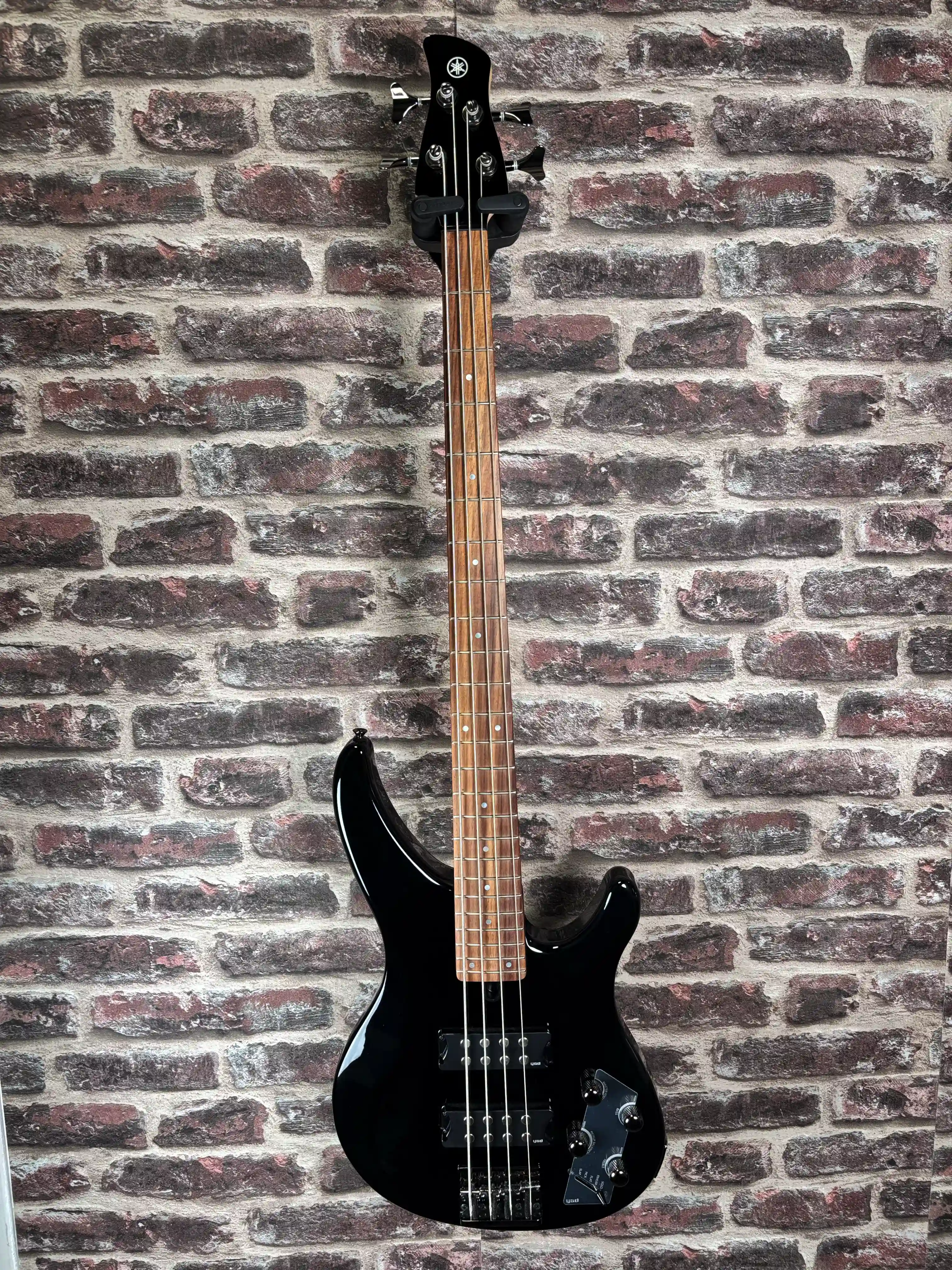 Yamaha TRBX 304 BL OCCASION