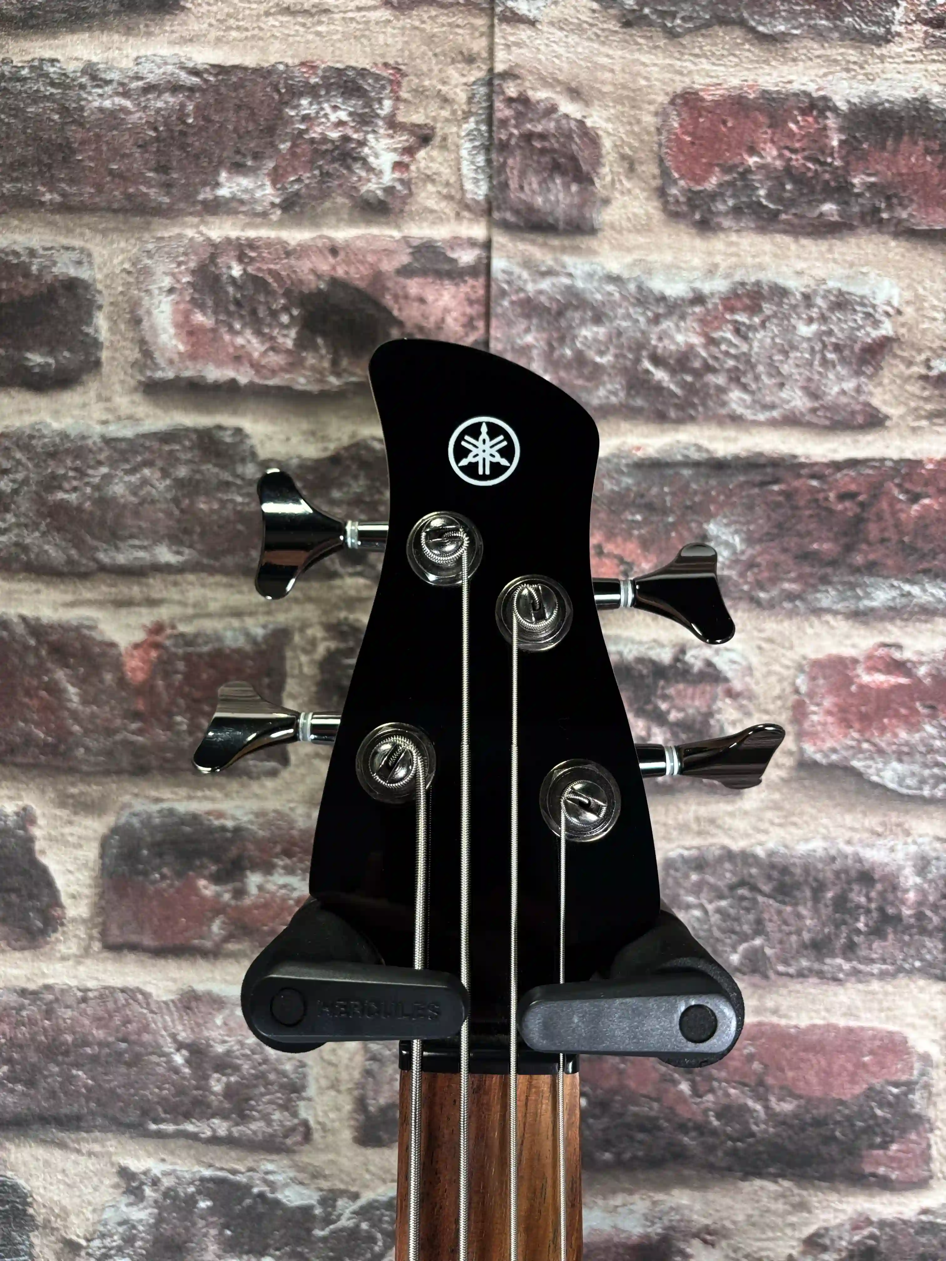 Yamaha TRBX 304 BL OCCASION