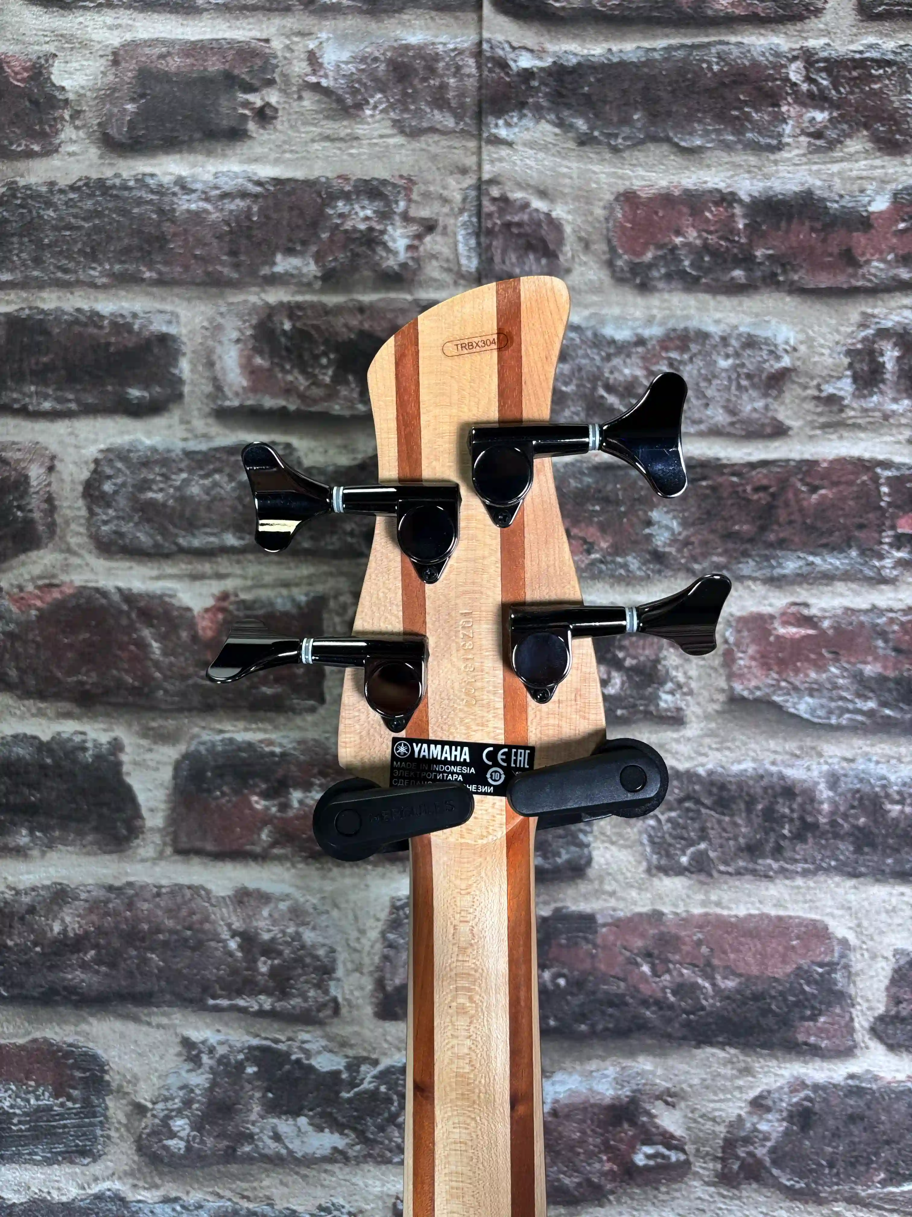 Yamaha TRBX 304 BL OCCASION