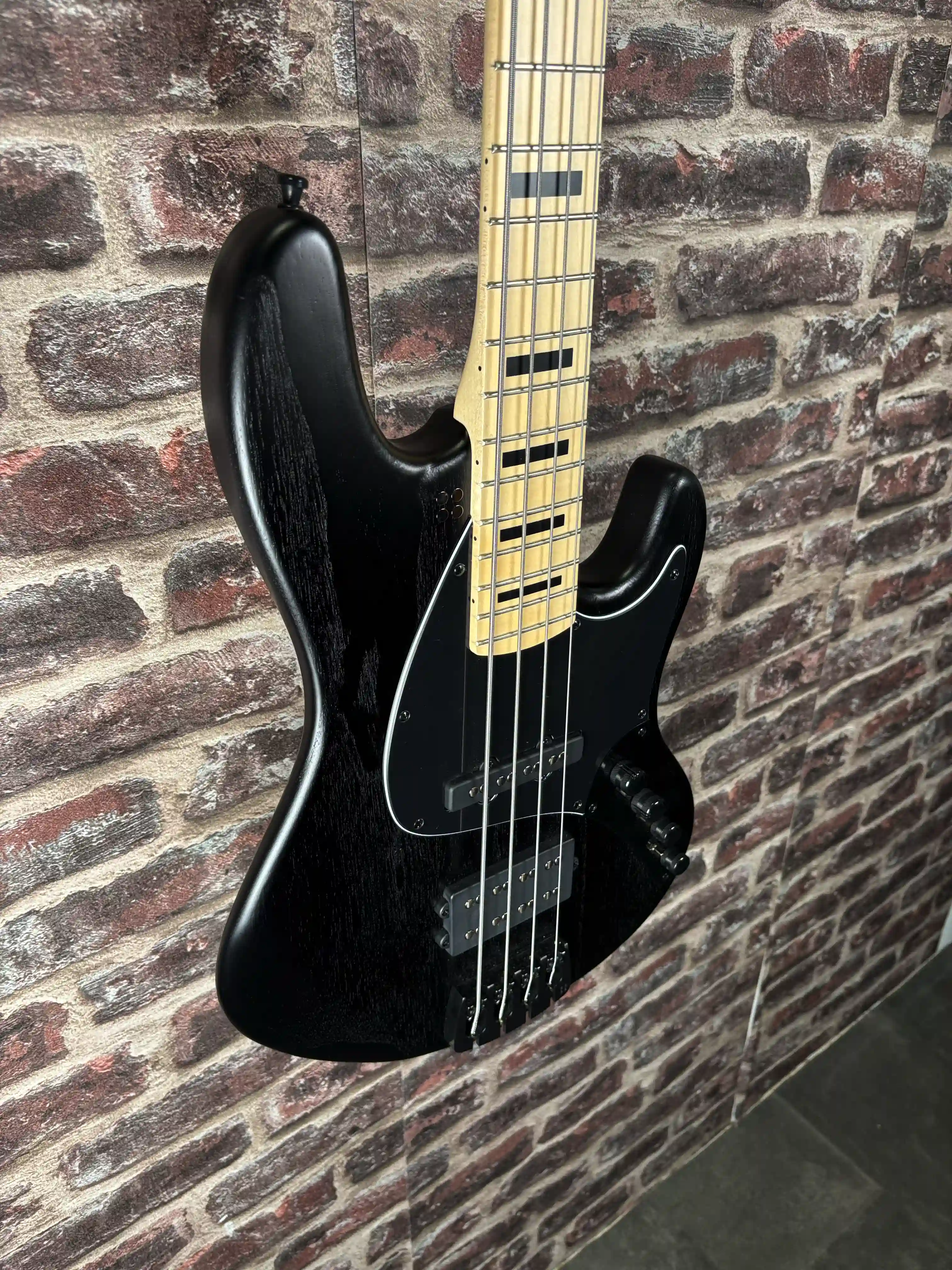 Sandberg California TM4 SL Superlight Black Maple neck Matching headstock
