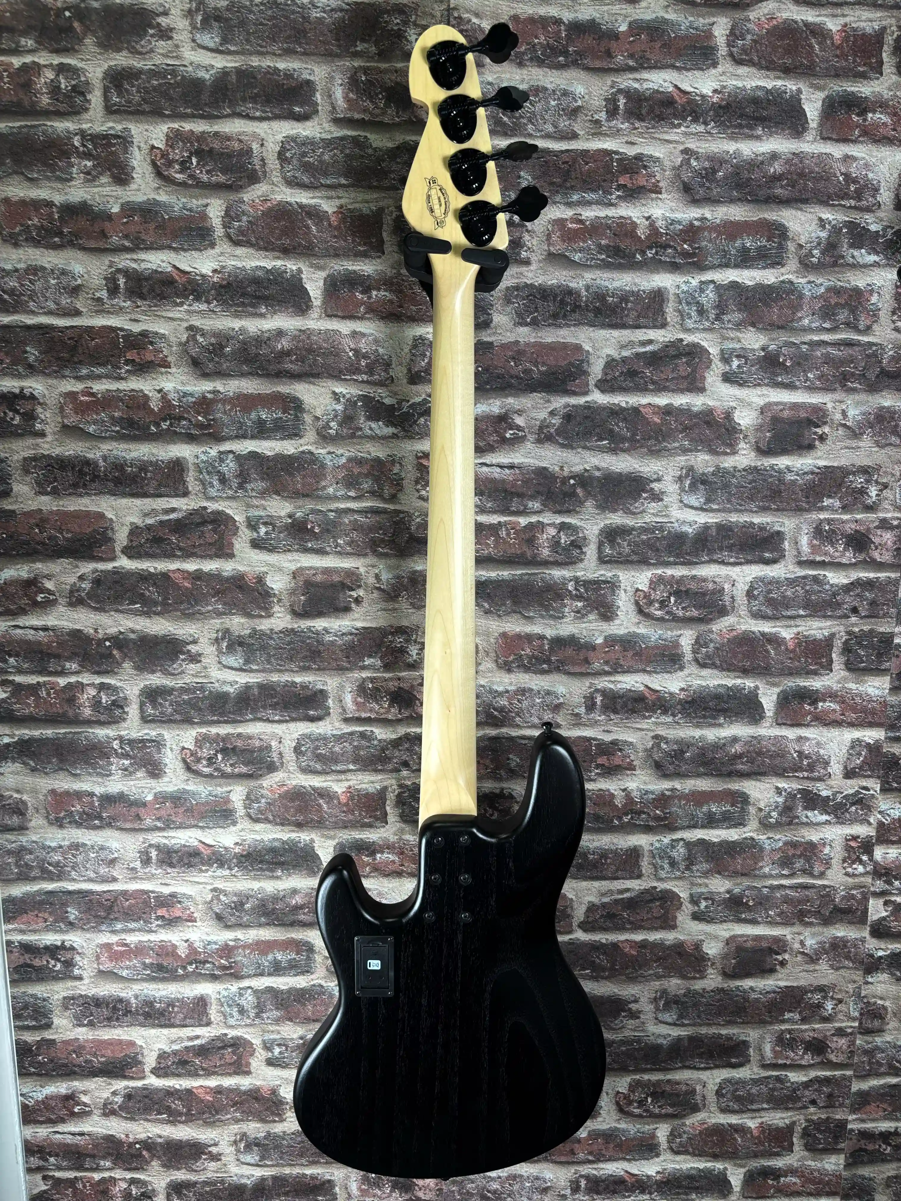 Sandberg California TM4 SL Superlight Black Maple neck Matching headstock