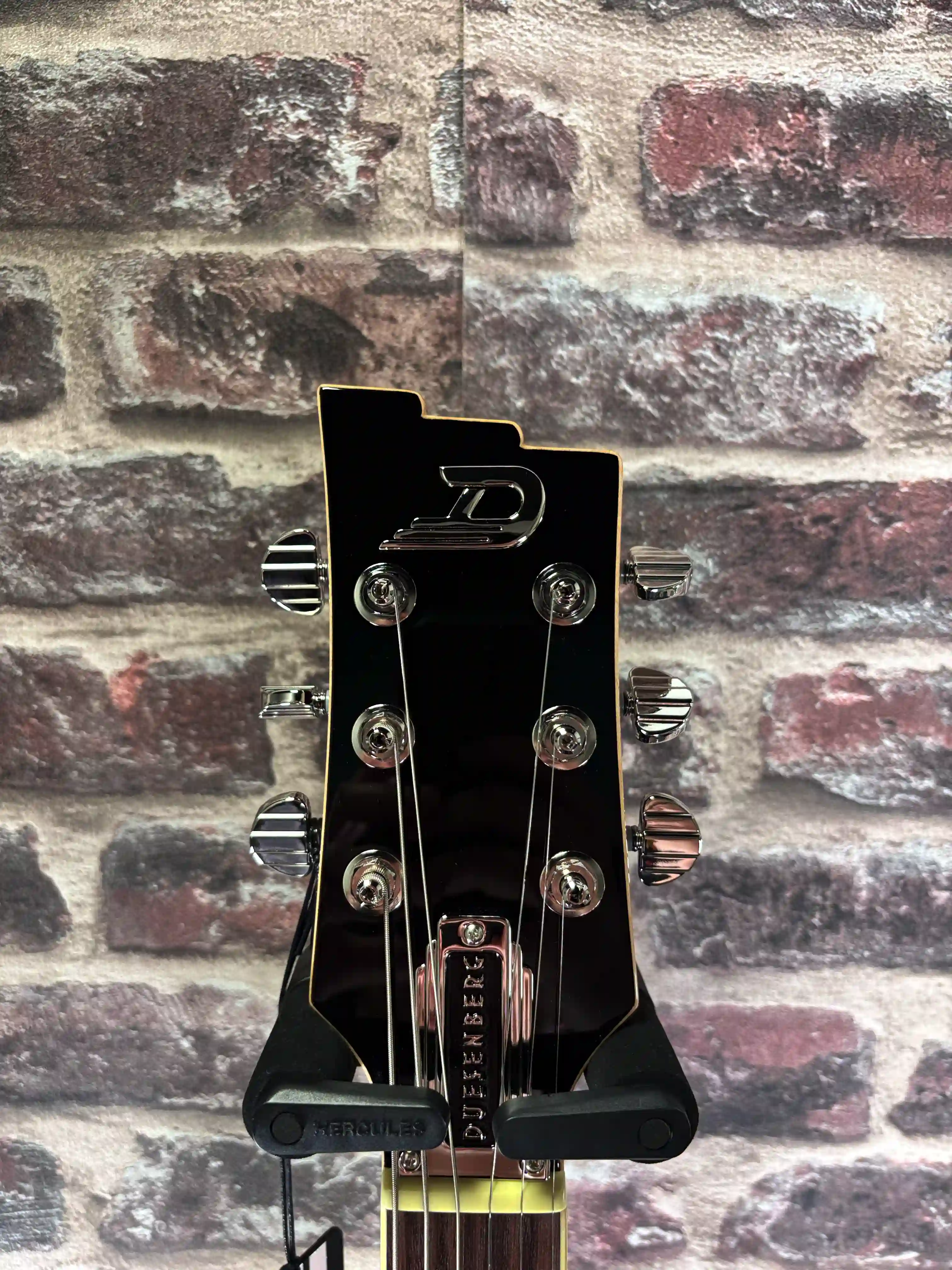 Duesenberg Starplayer TV Balboa Pearl Red