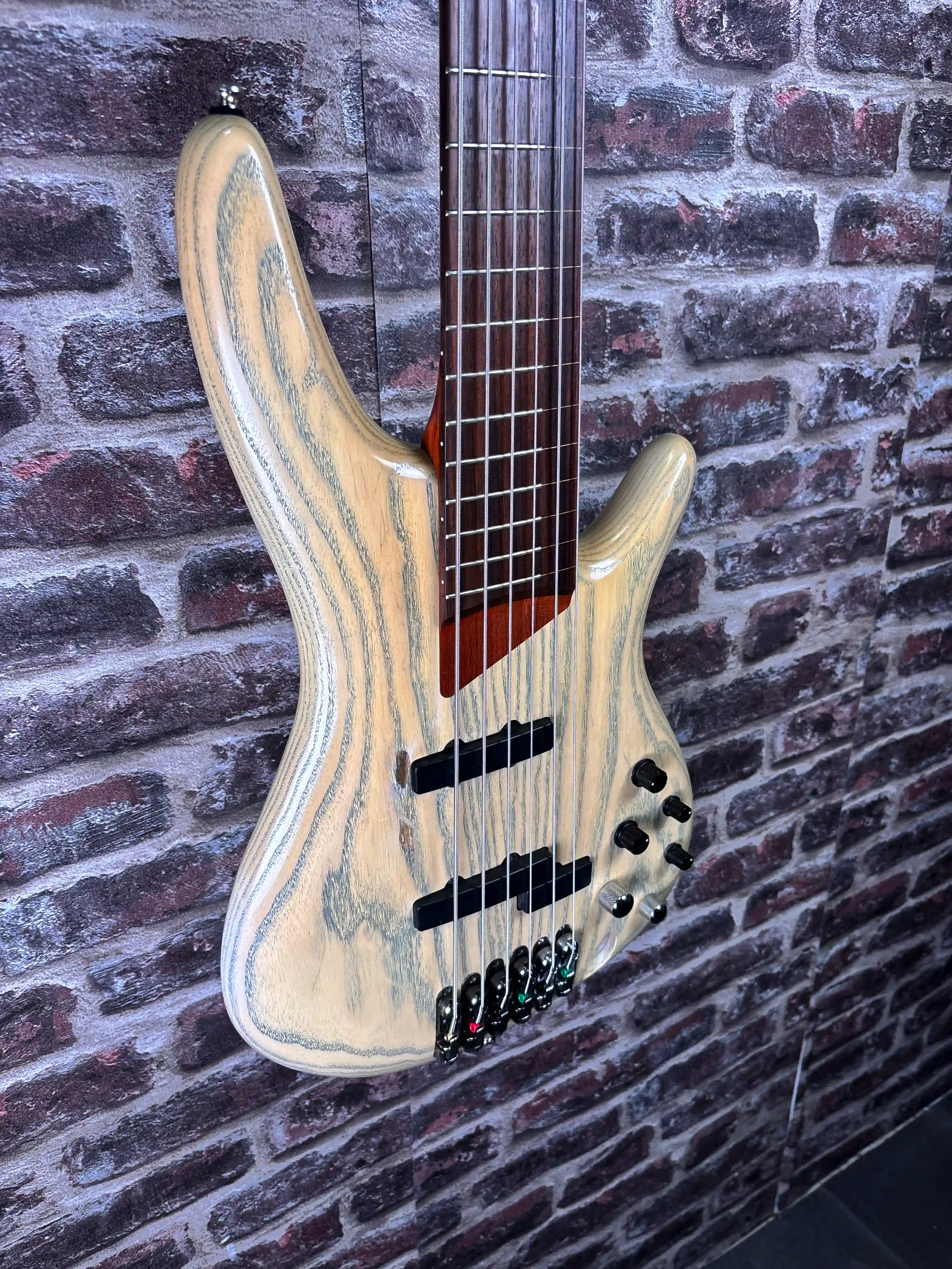 Ibanez Soundgear SR2010ASC "Ashula" Hybrid 6 Strings Fretless