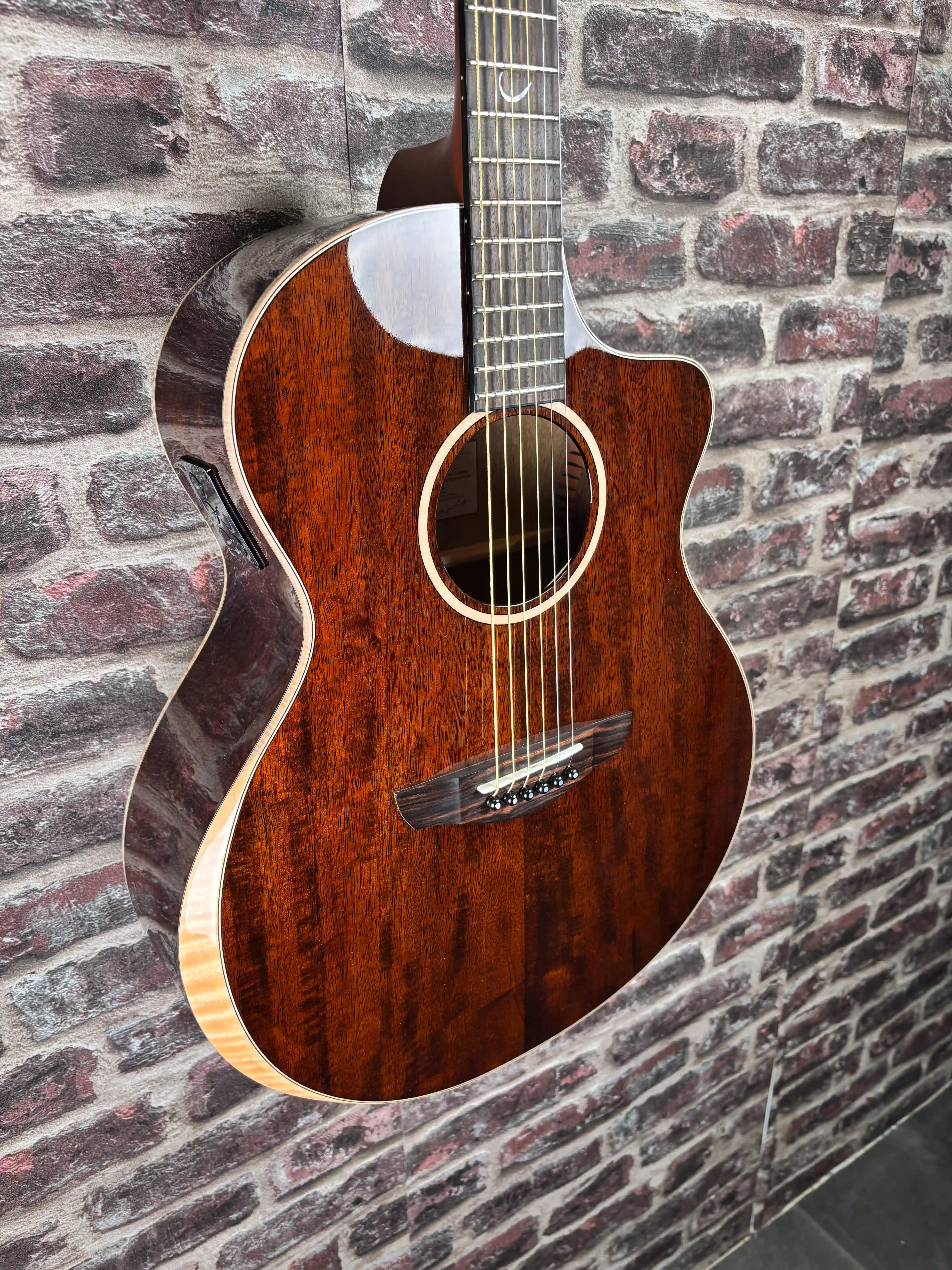 Faith FX Neptune Cutaway Dark Natural Gold