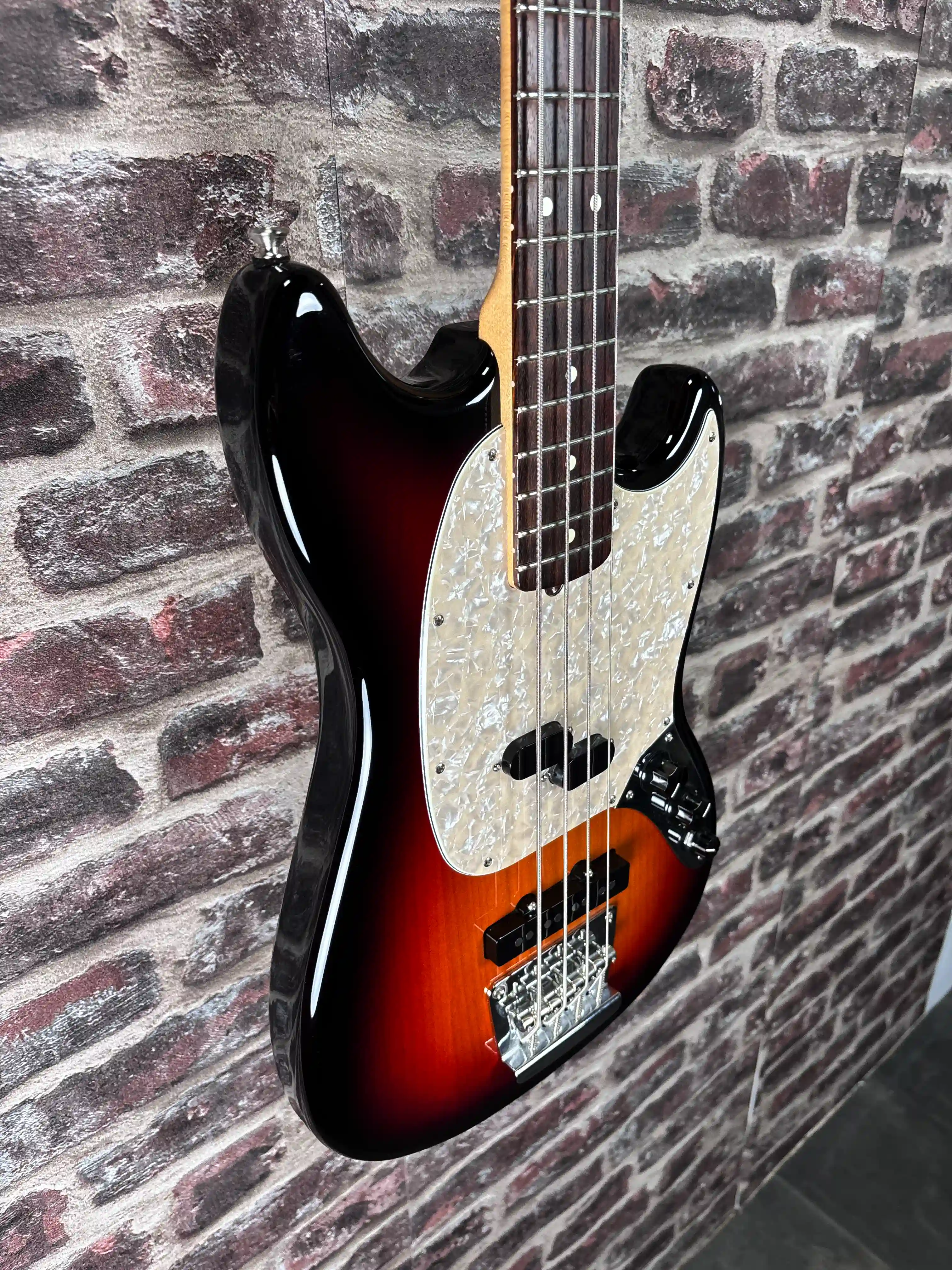 Fender American Performer Mustang Bass RW 3TS OCCASION