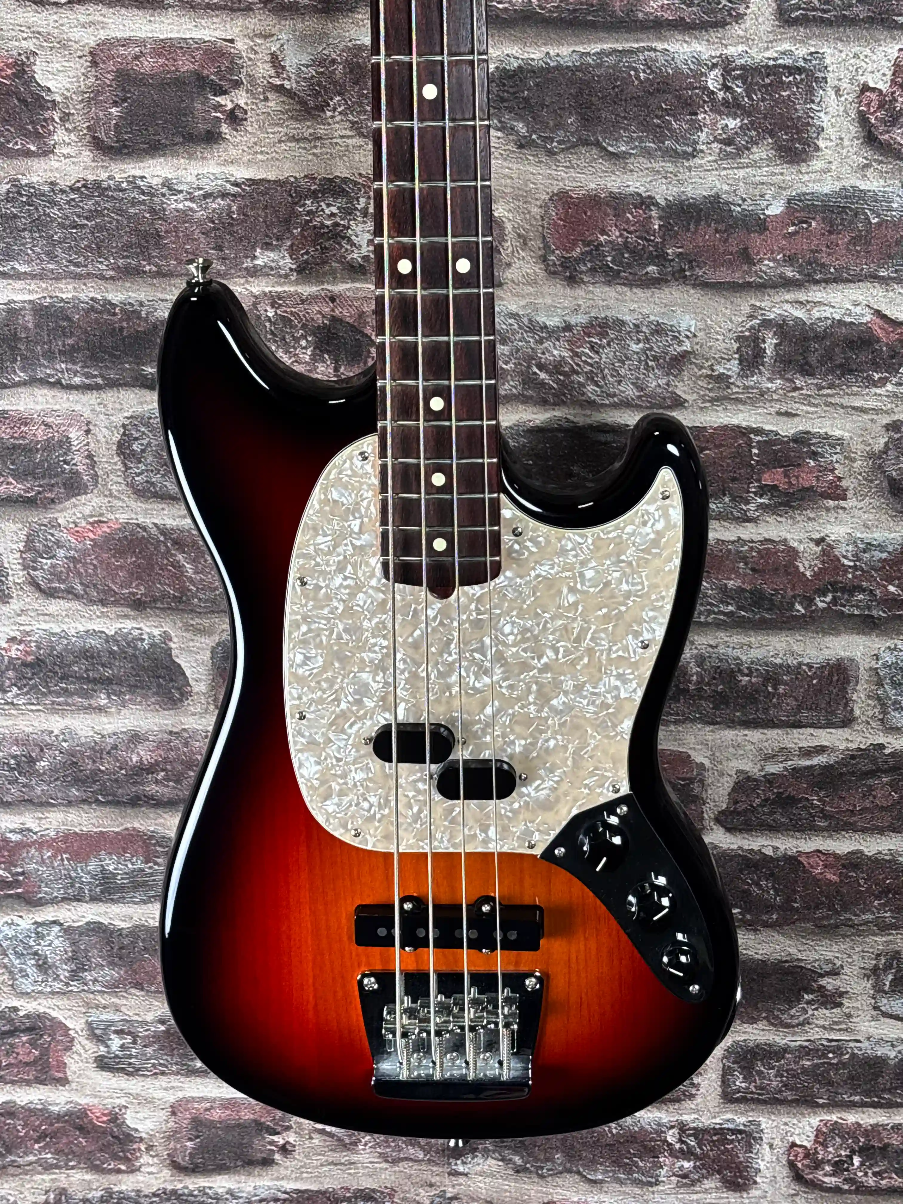 Fender American Performer Mustang Bass RW 3TS OCCASION