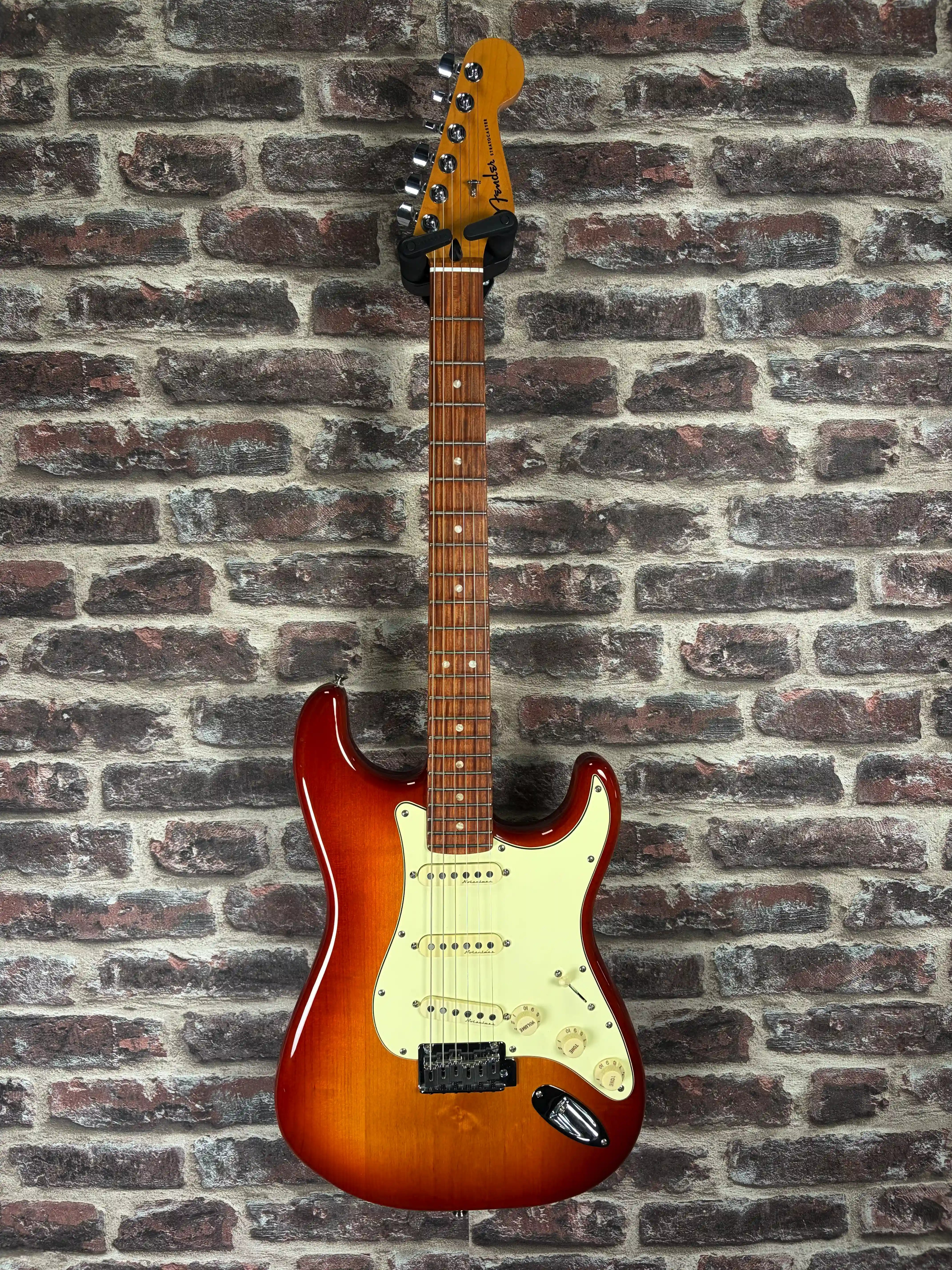 Fender Player Plus Strat PF SSB OCCASION