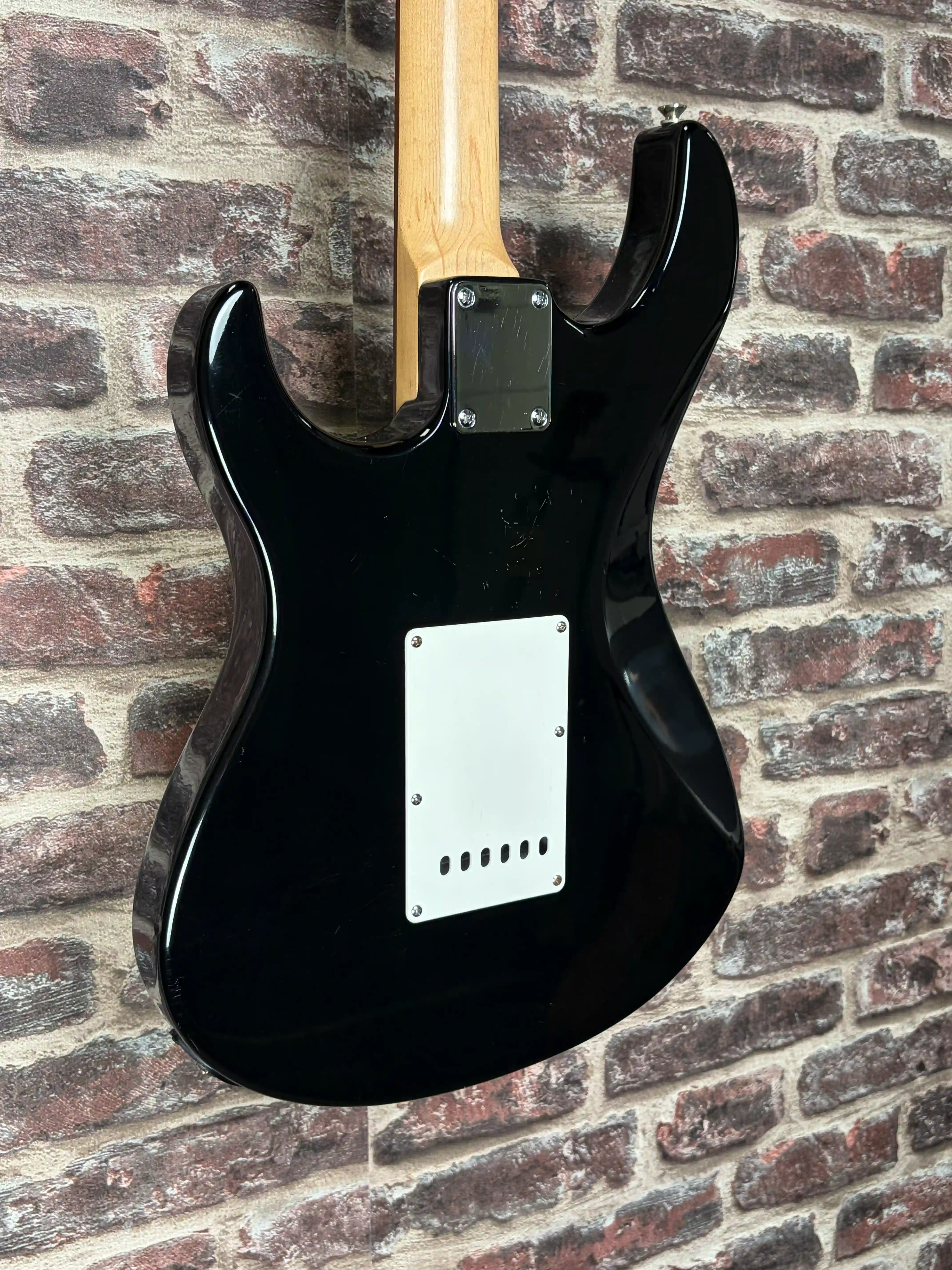 Yamaha Eg 112 Blk OCCASION