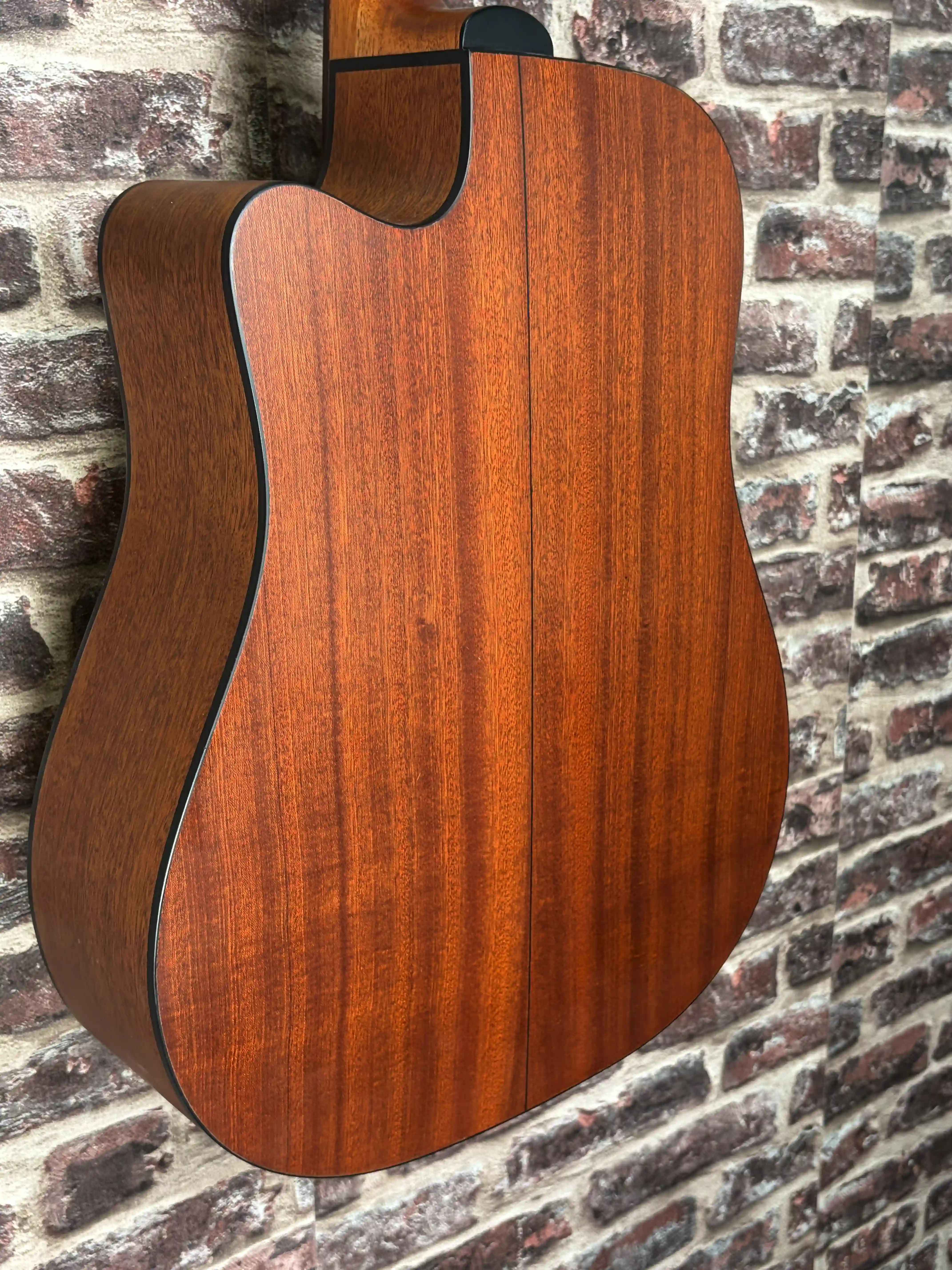 Takamine EG340SC NS
