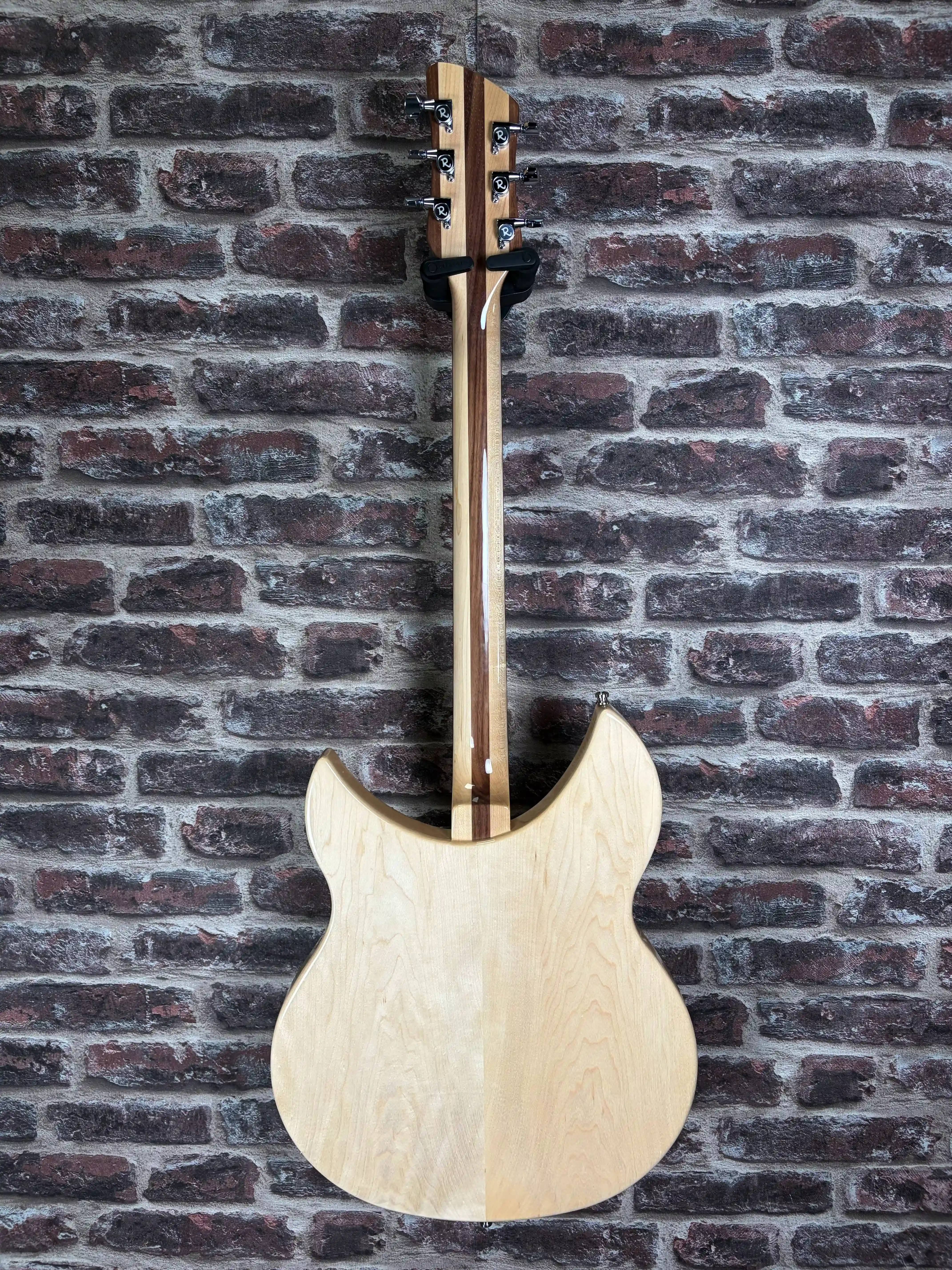 Rickenbacker 330 MG