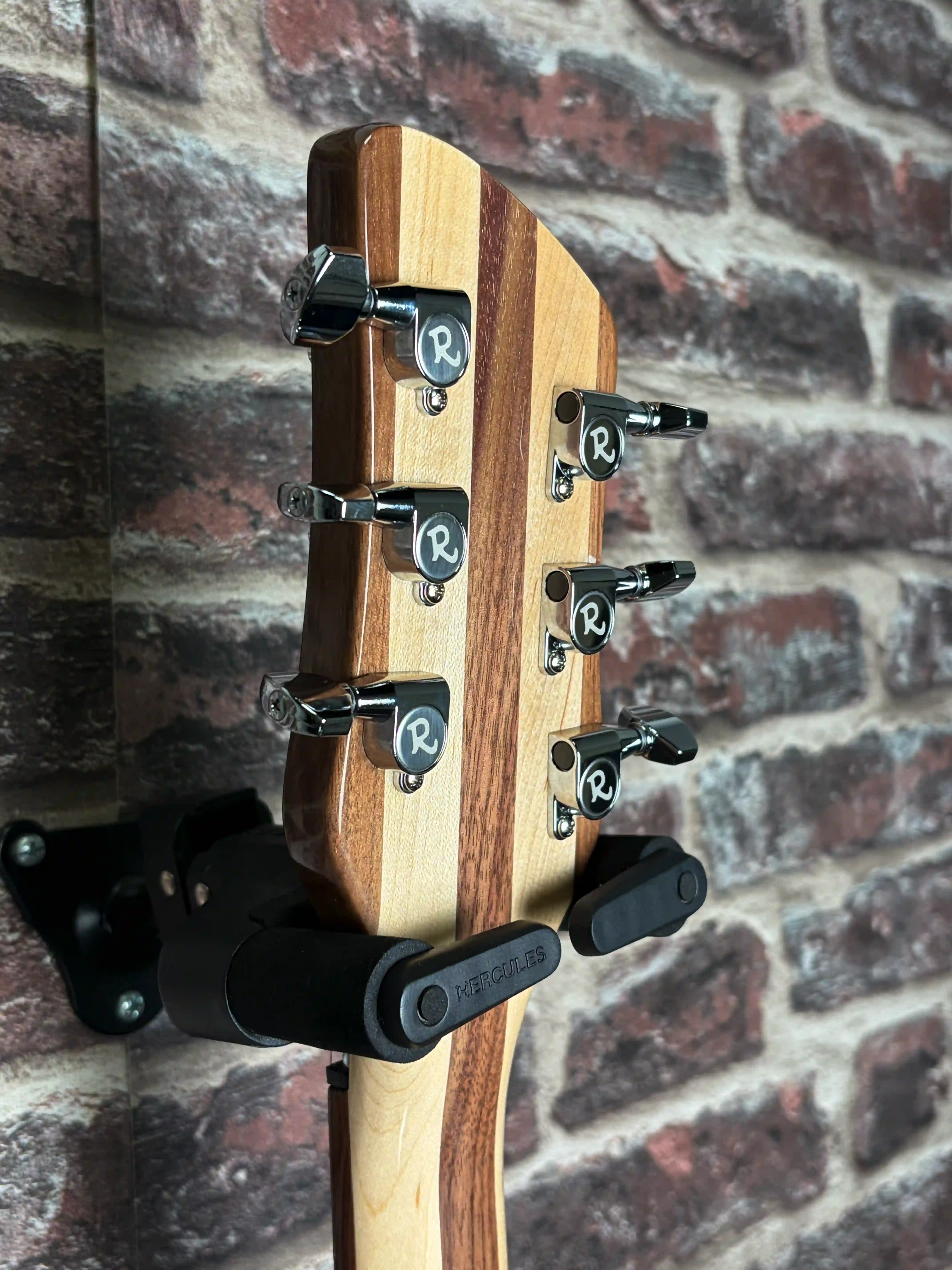 Rickenbacker 330 MG