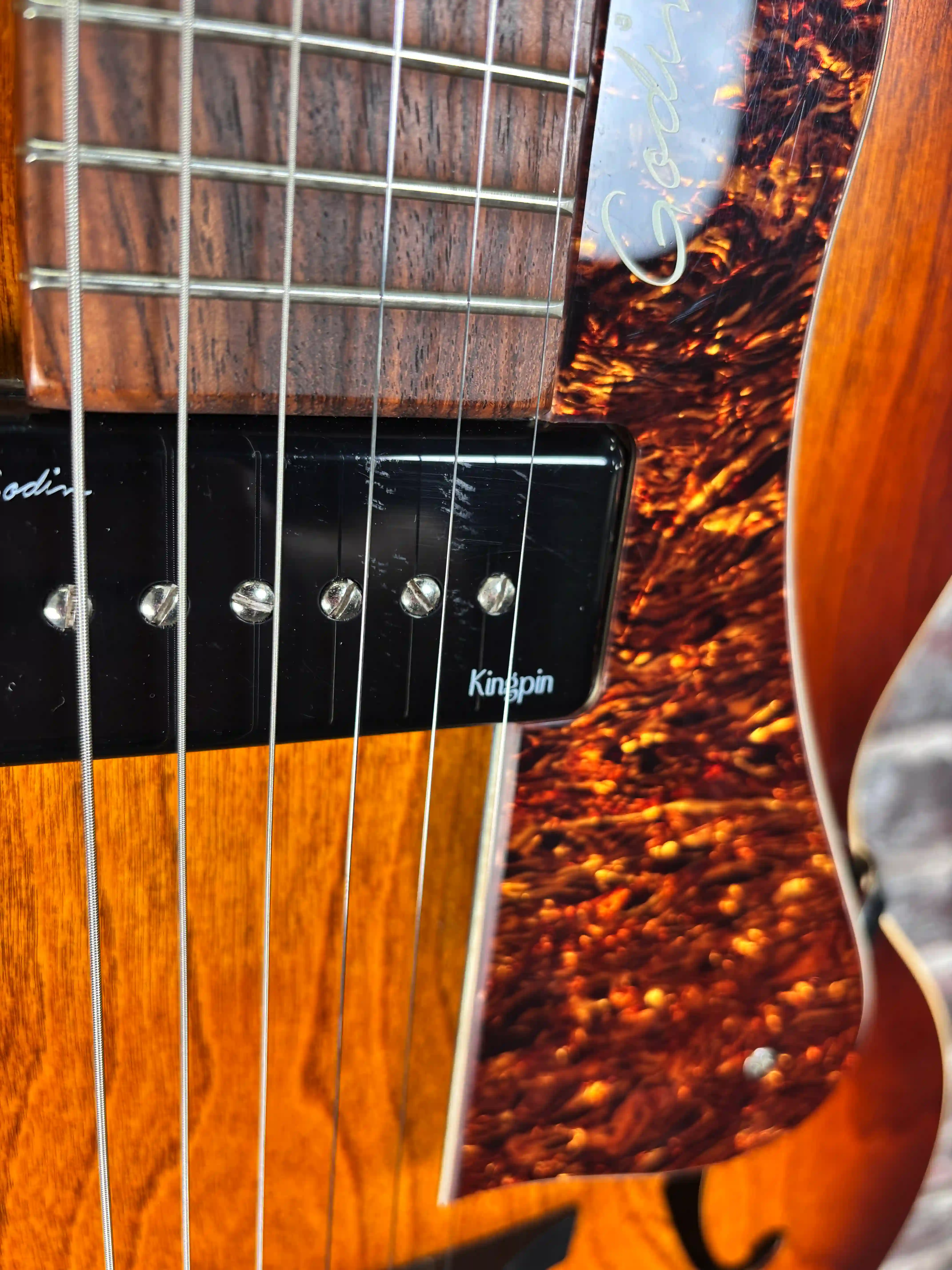 Godin 5th Avenue Kingpin P90 Cognac Burst OCCASION