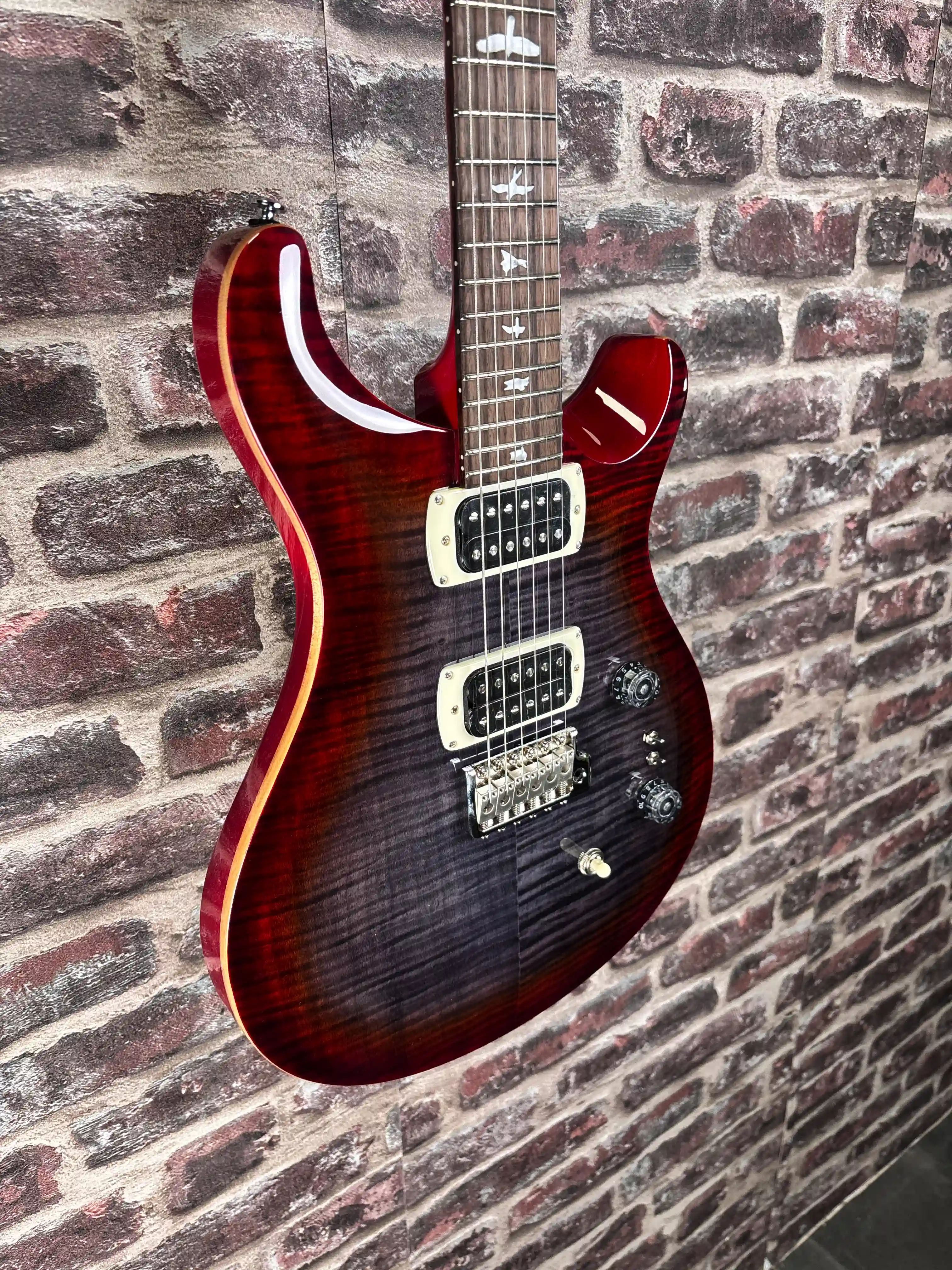 PRS SE Custom 24‑08 Charcoal Cherry Burst