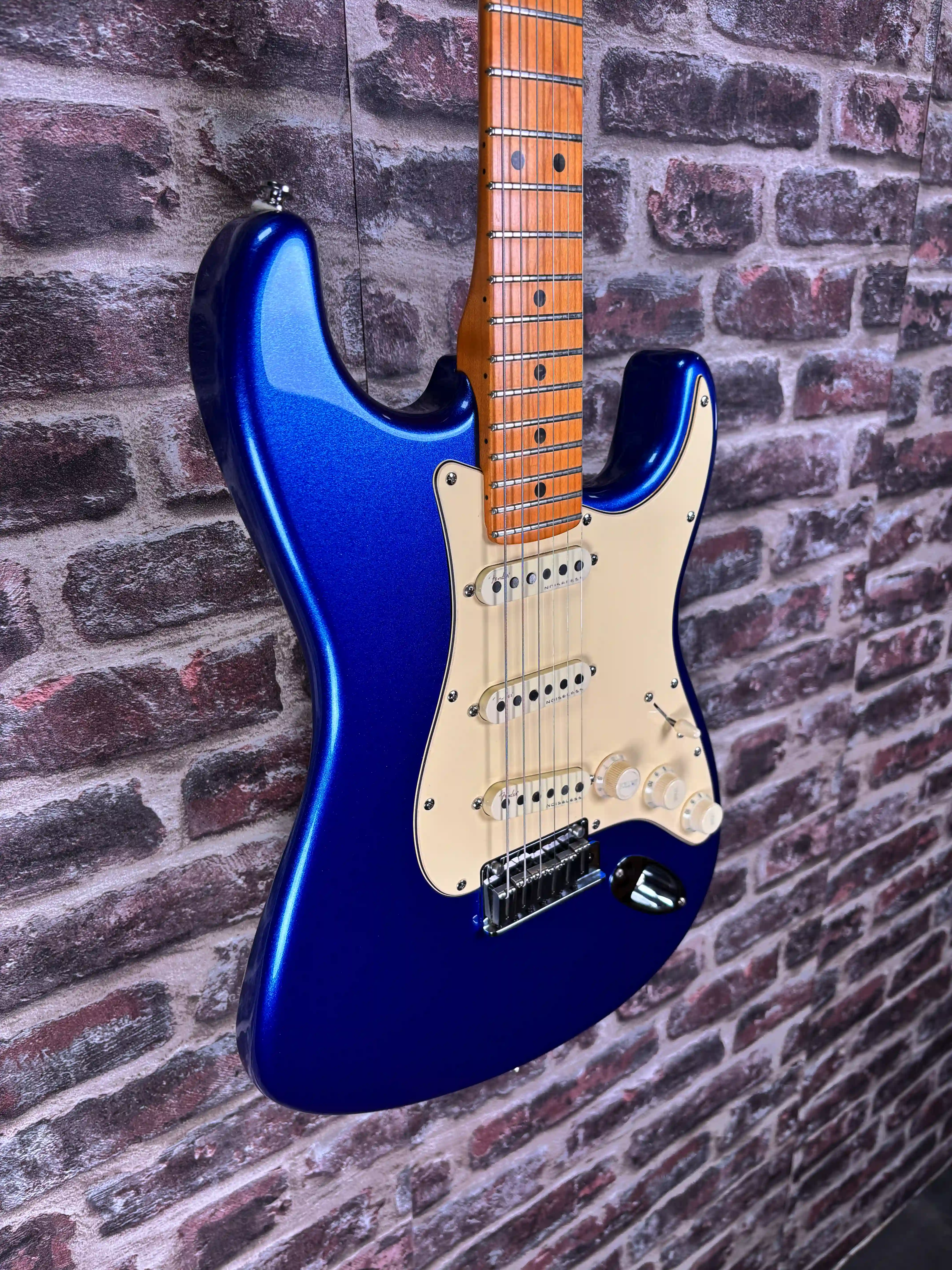 Fender American Ultra Stratocaster Cobra Blue Maple OCCASION