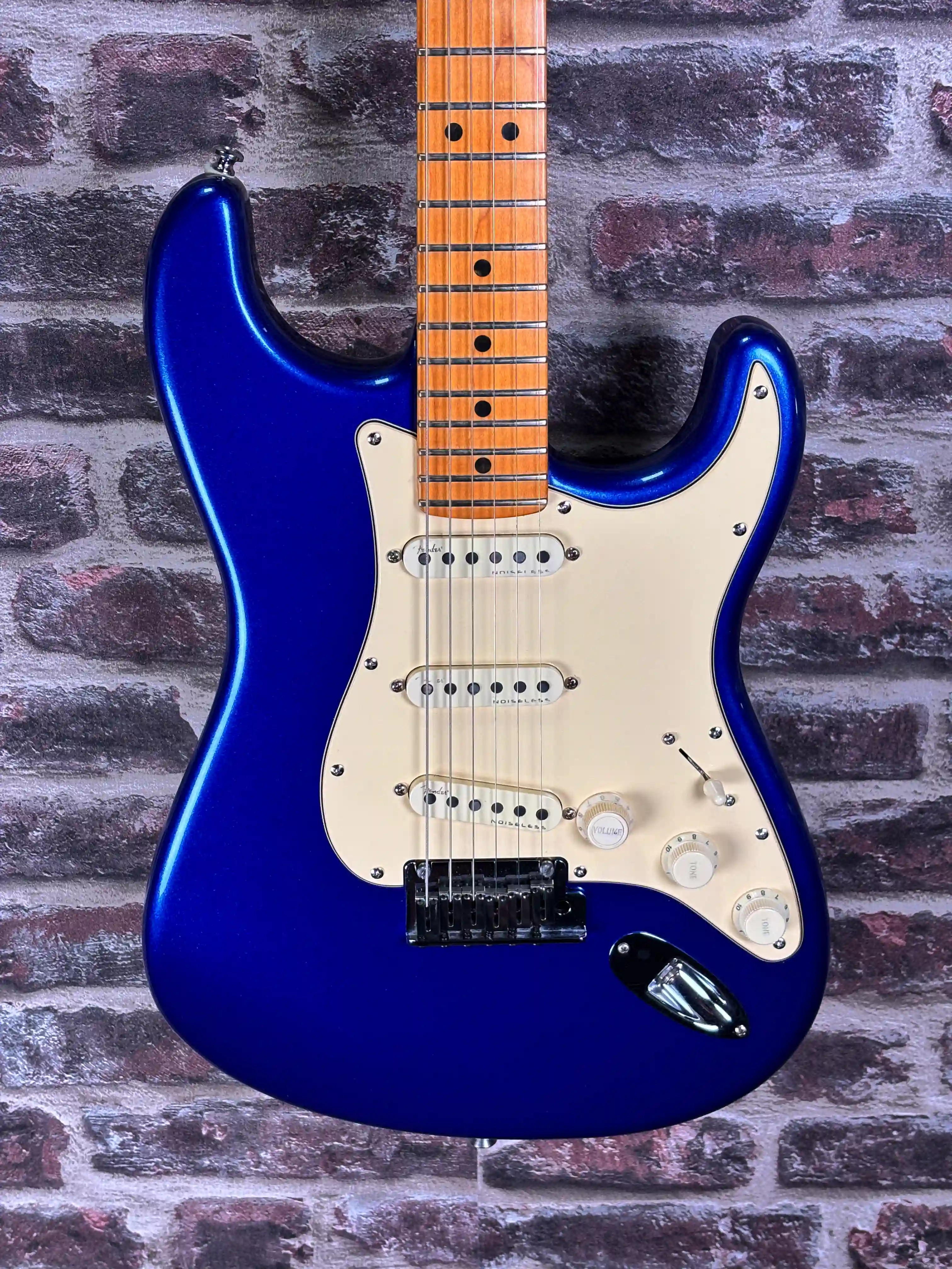 Fender American Ultra Stratocaster Cobra Blue Maple OCCASION